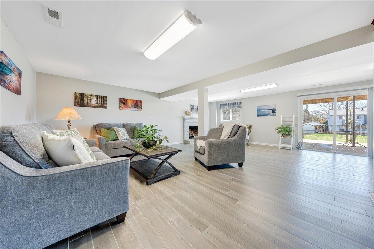 3923 St James CIR SW