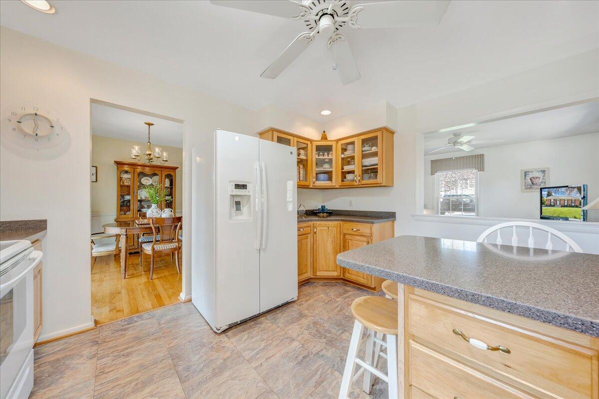 3923 St James CIR SW