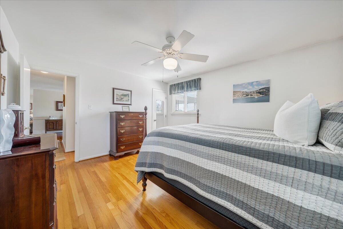 3923 St James CIR SW