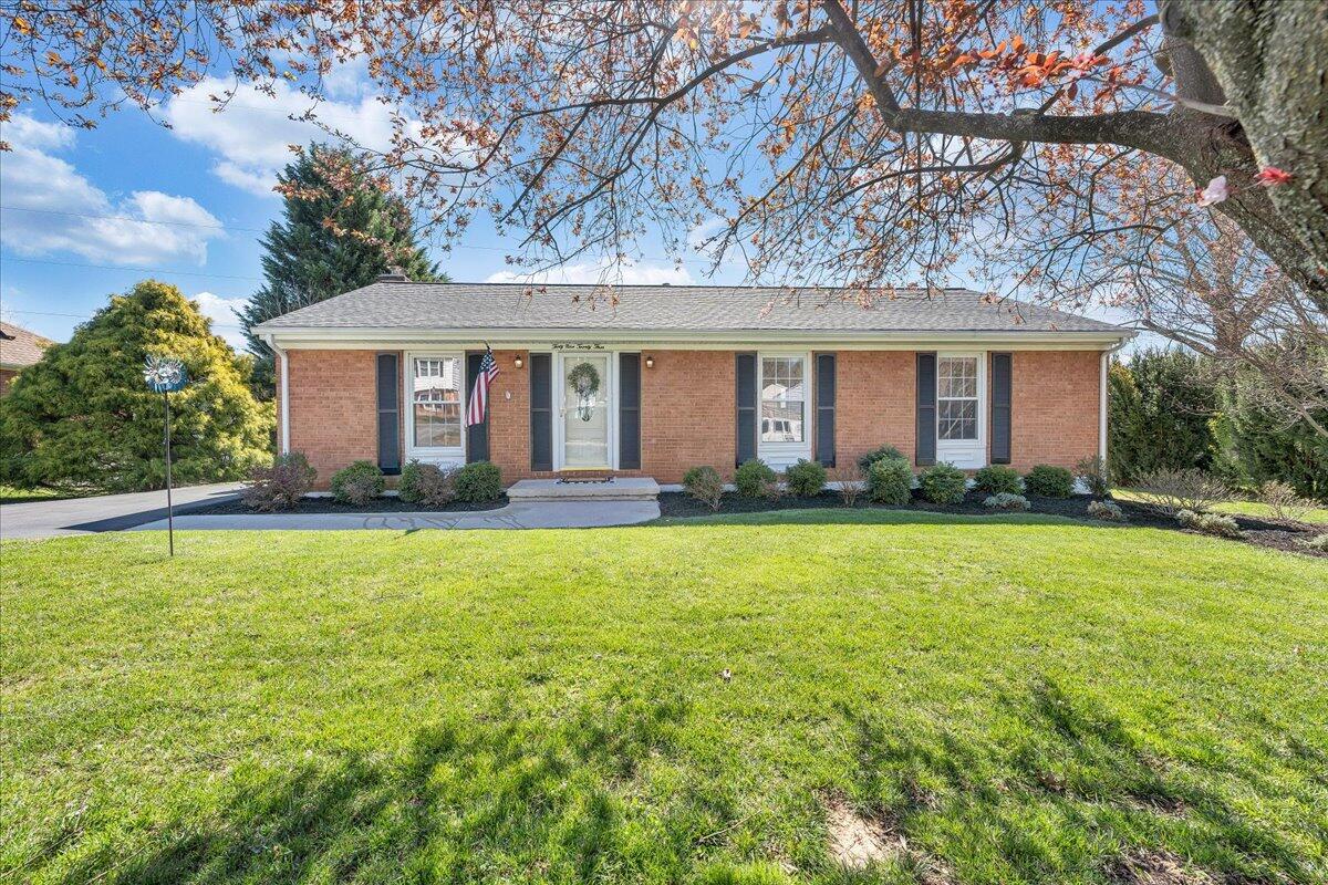 3923 St James CIR SW