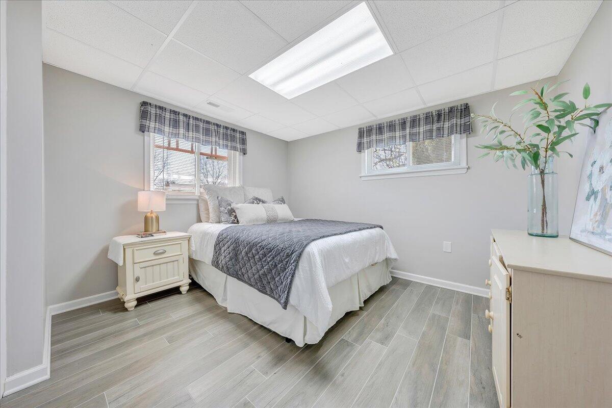 3923 St James CIR SW