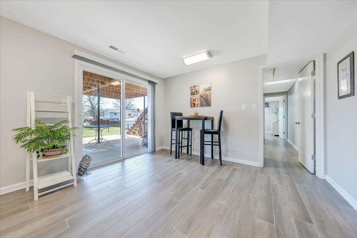 3923 St James CIR SW