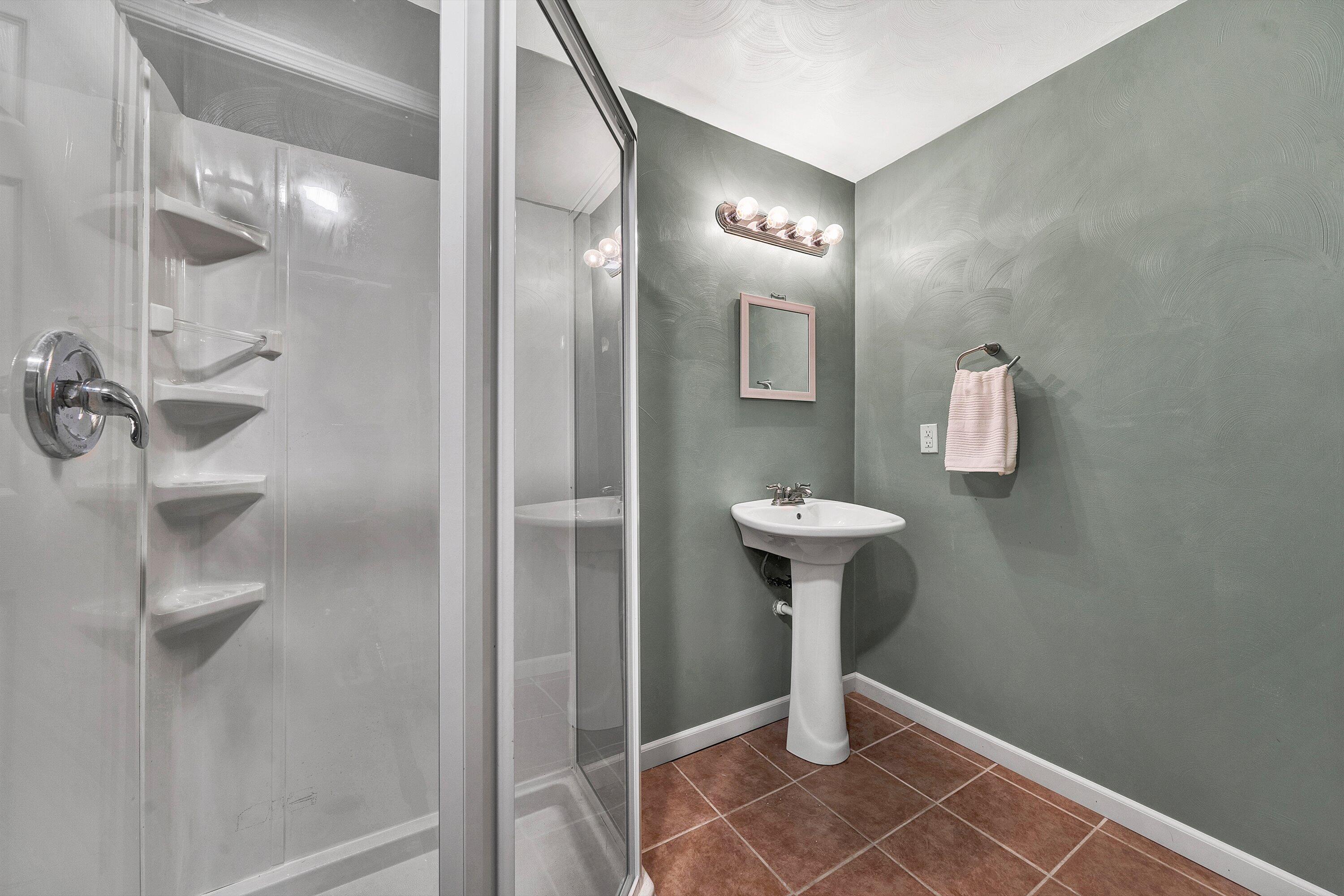 3129 Valley Stream DR