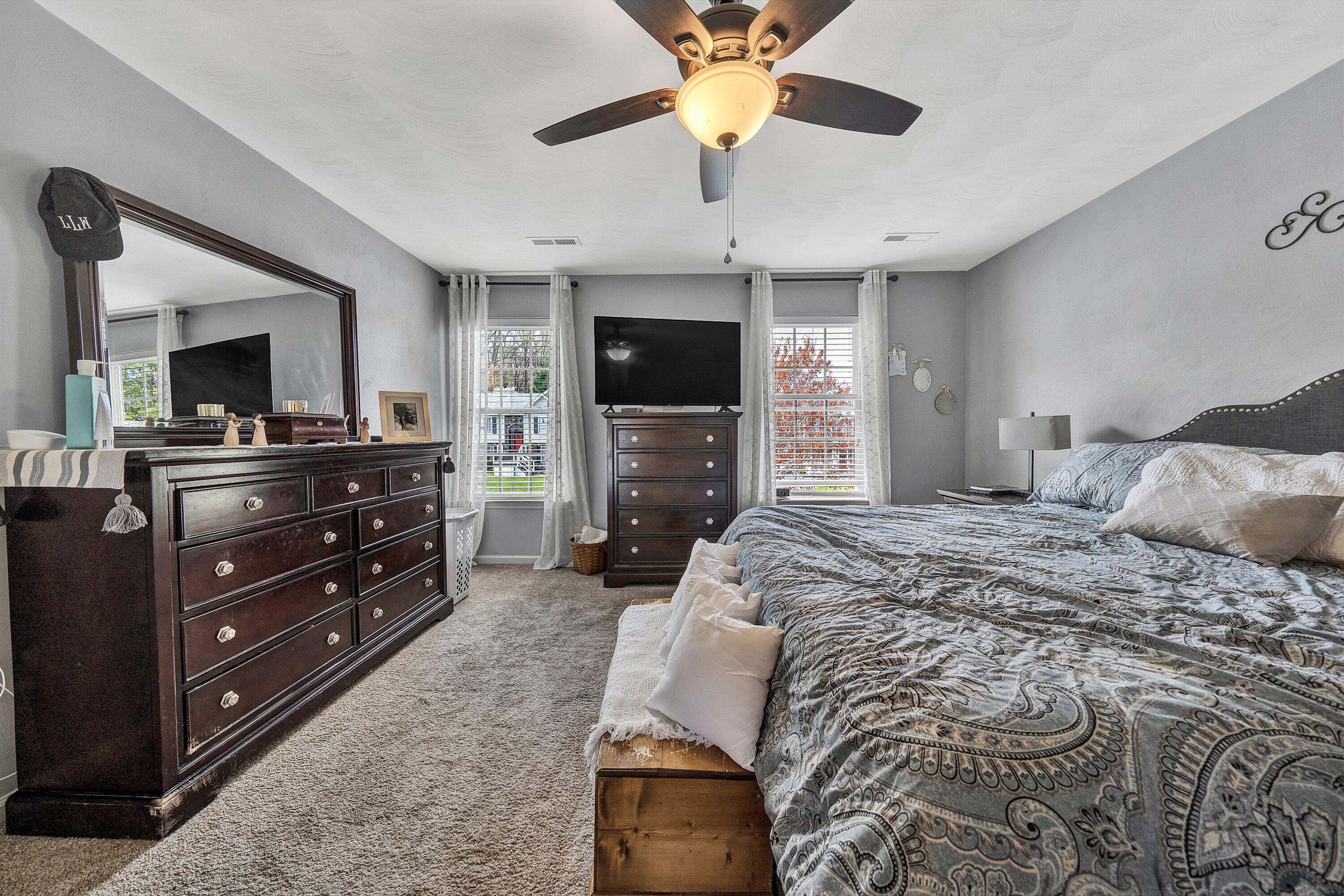 3129 Valley Stream DR