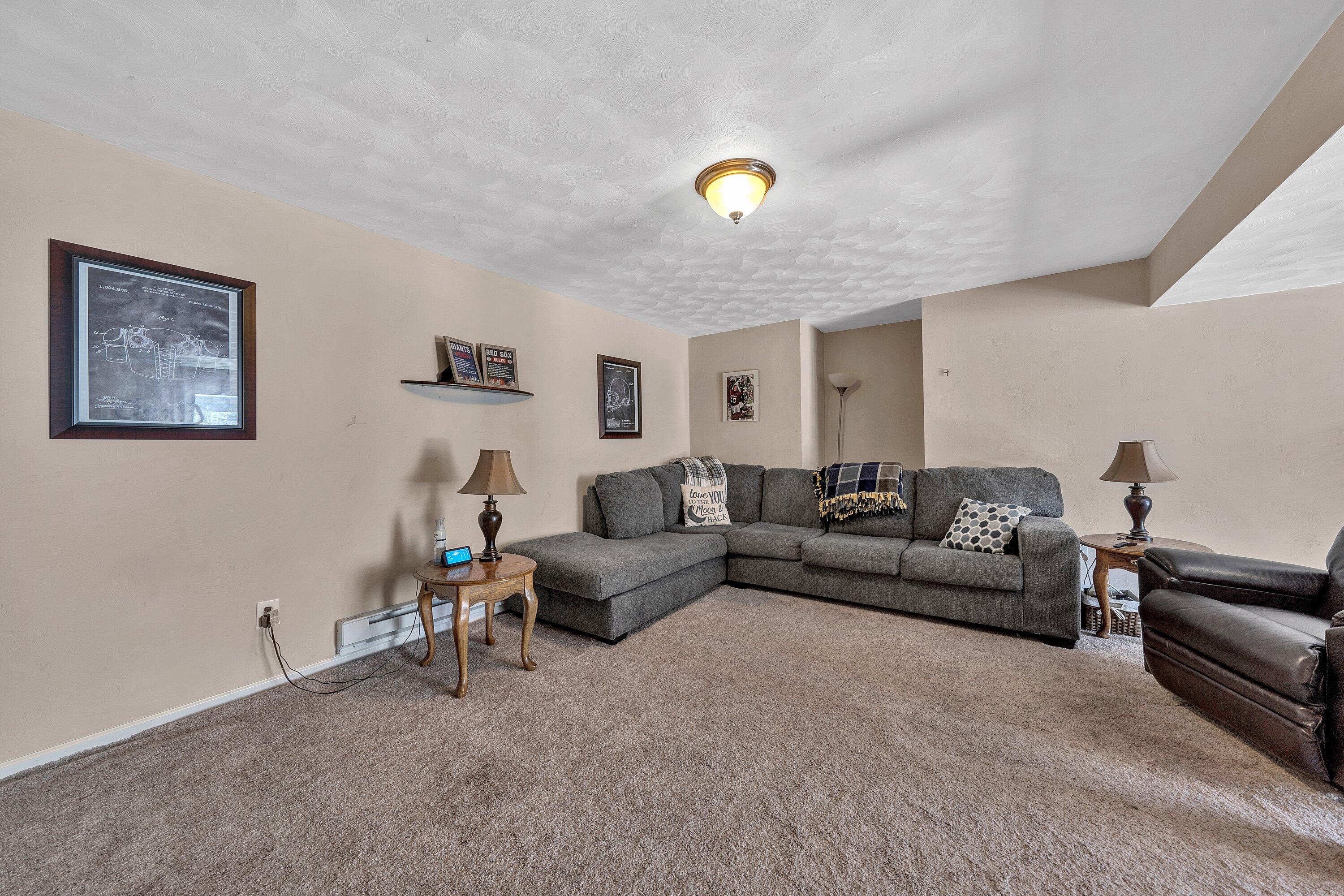 3129 Valley Stream DR