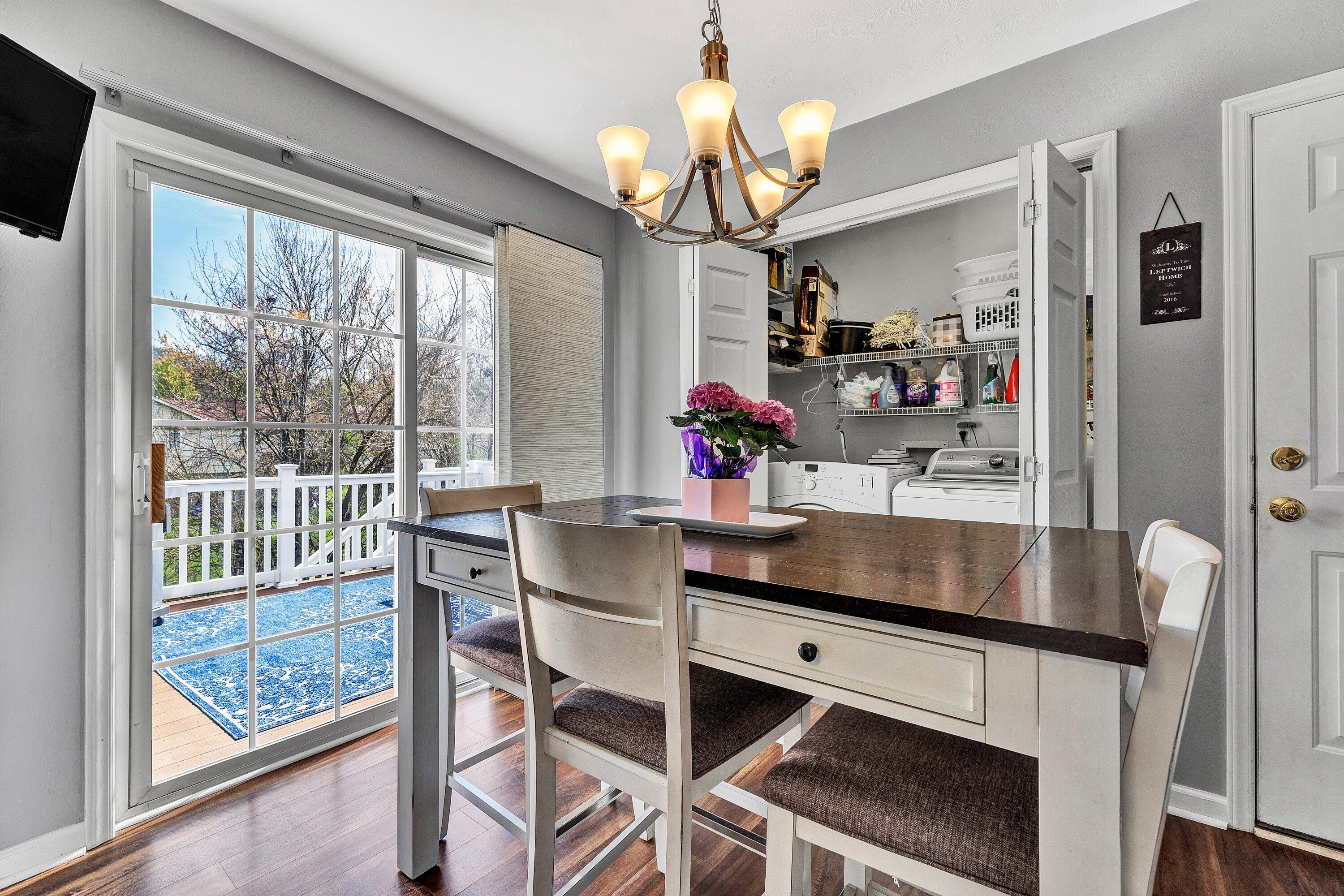 3129 Valley Stream DR