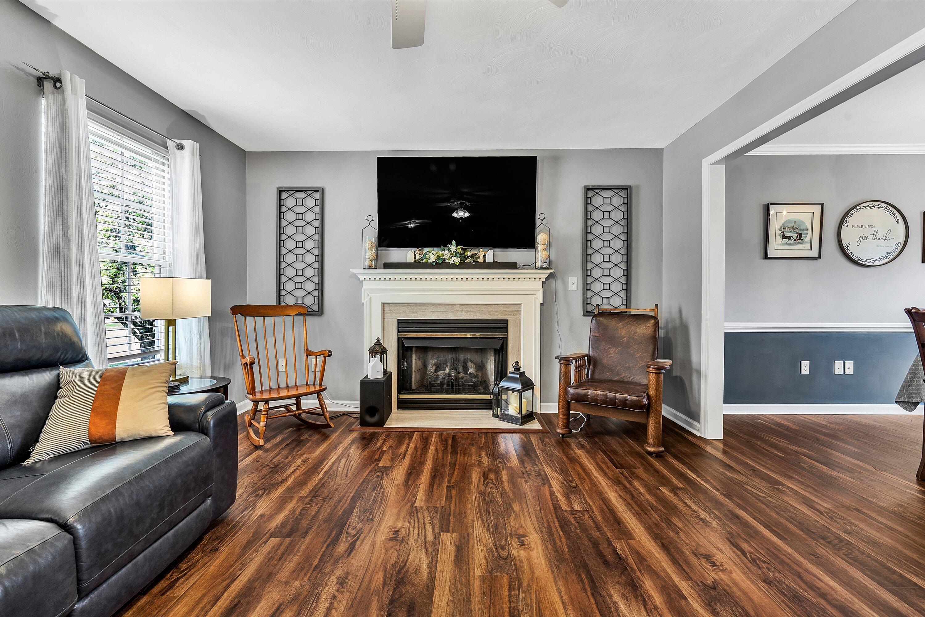 3129 Valley Stream DR