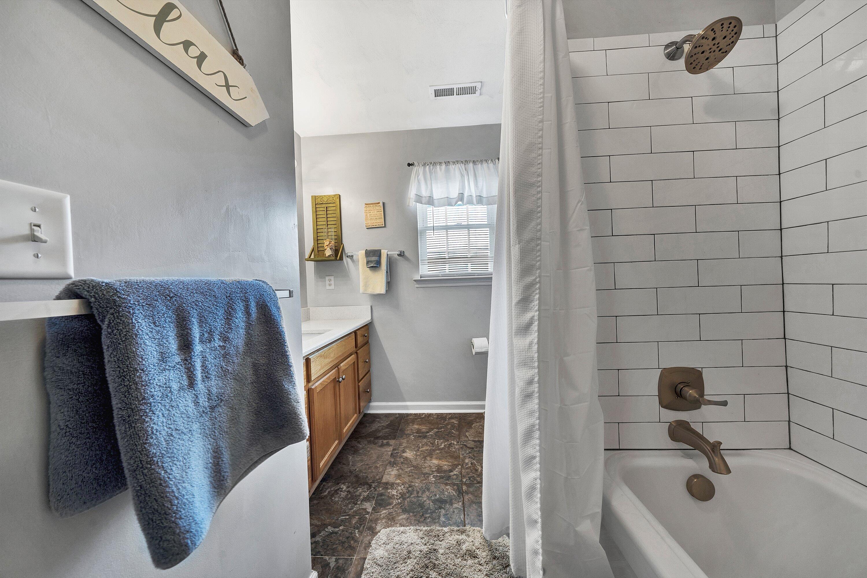 3129 Valley Stream DR