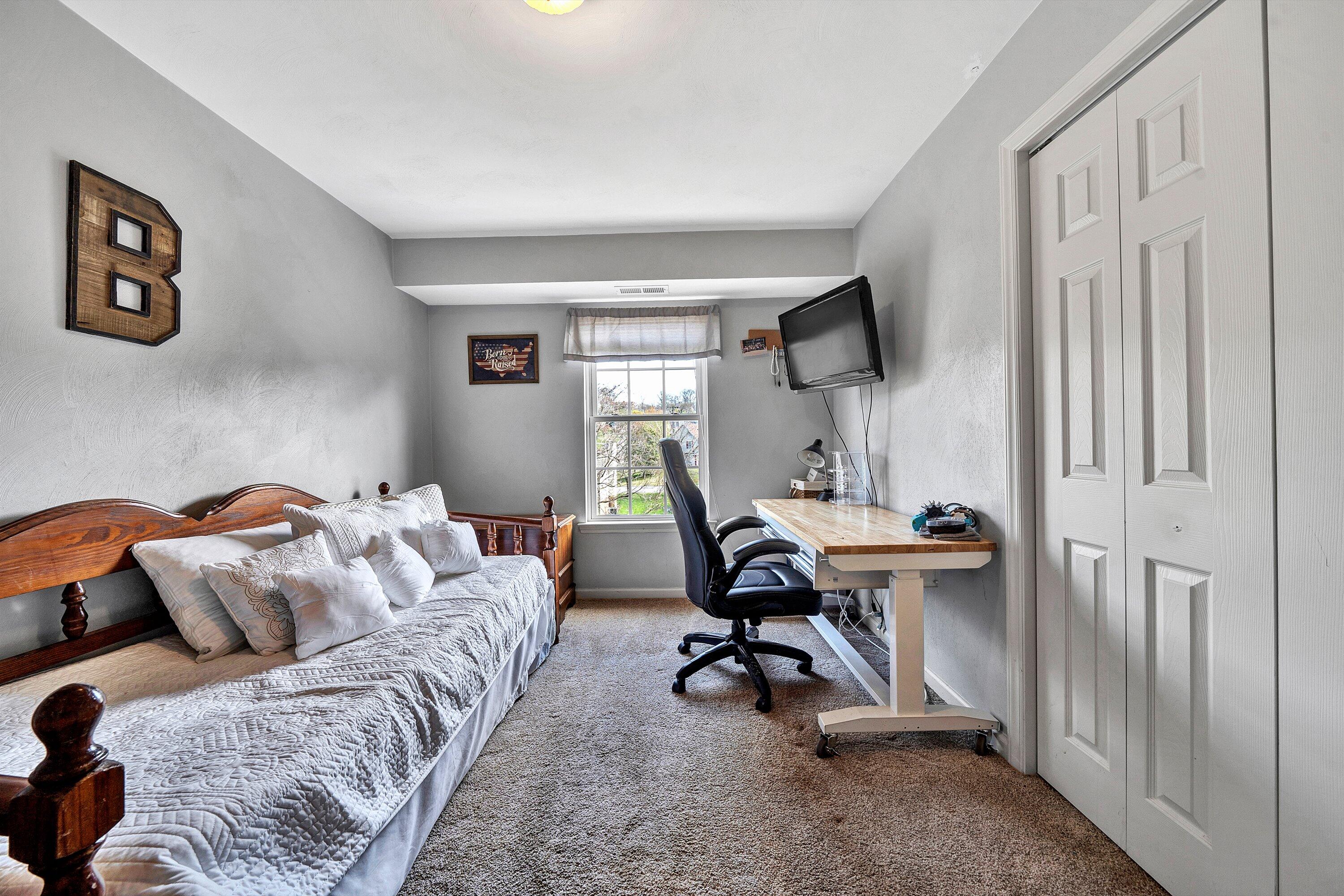 3129 Valley Stream DR