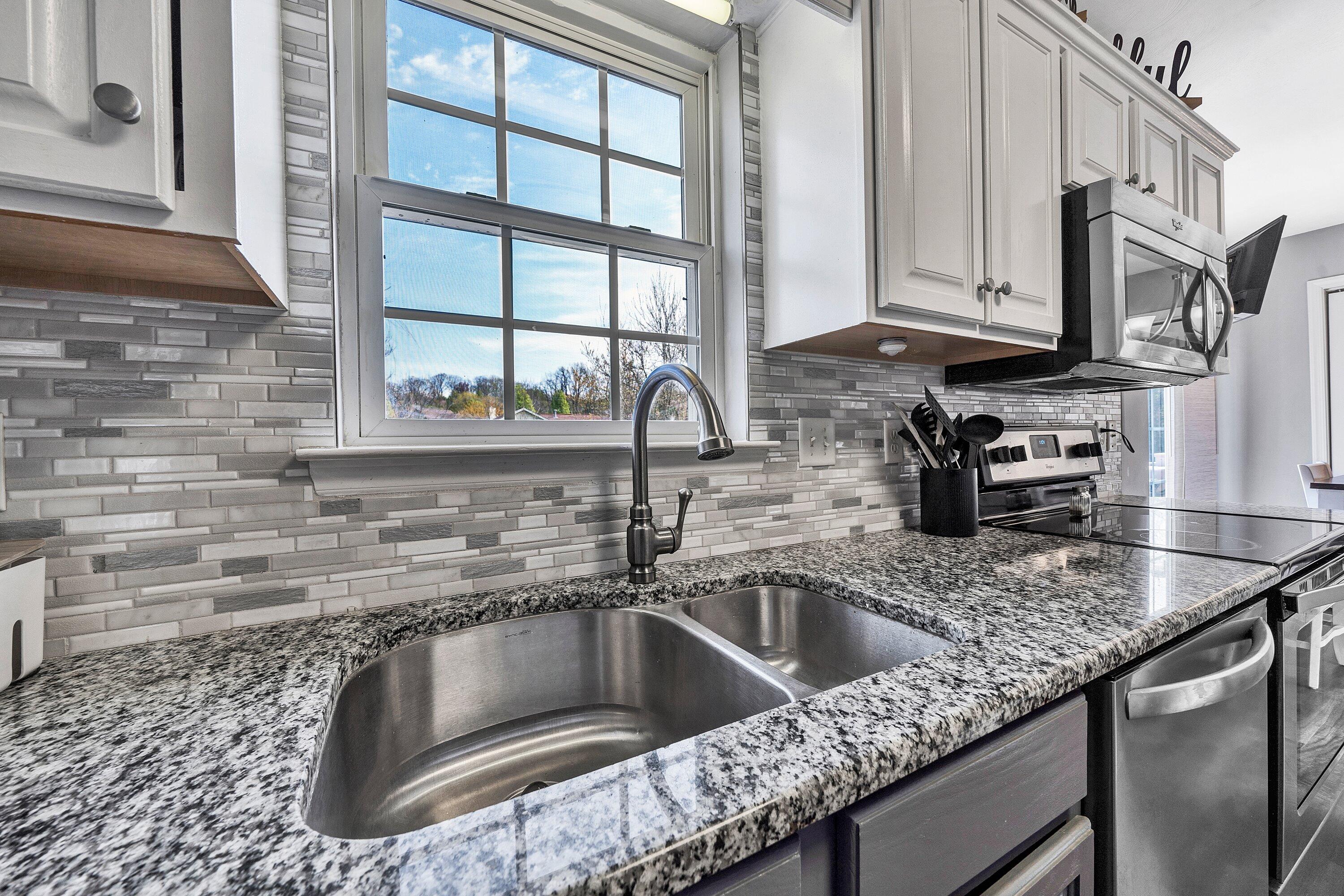 3129 Valley Stream DR