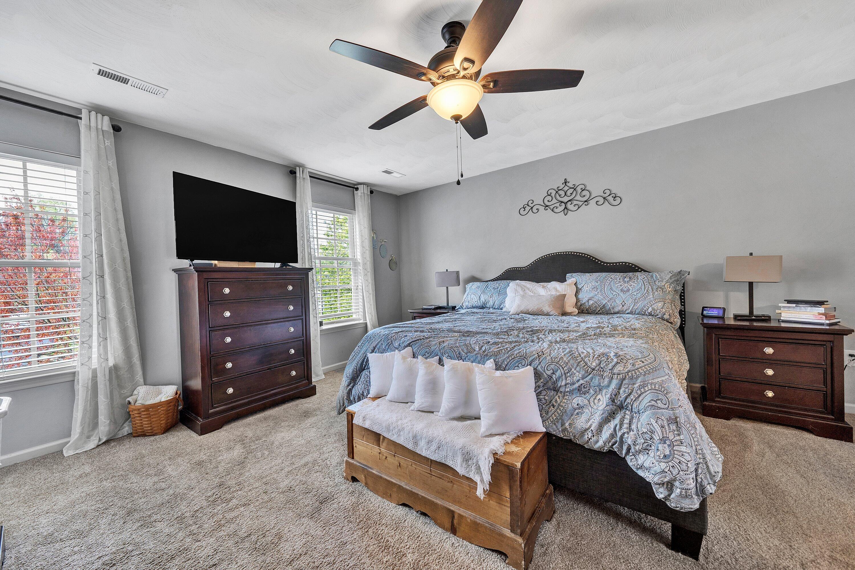 3129 Valley Stream DR