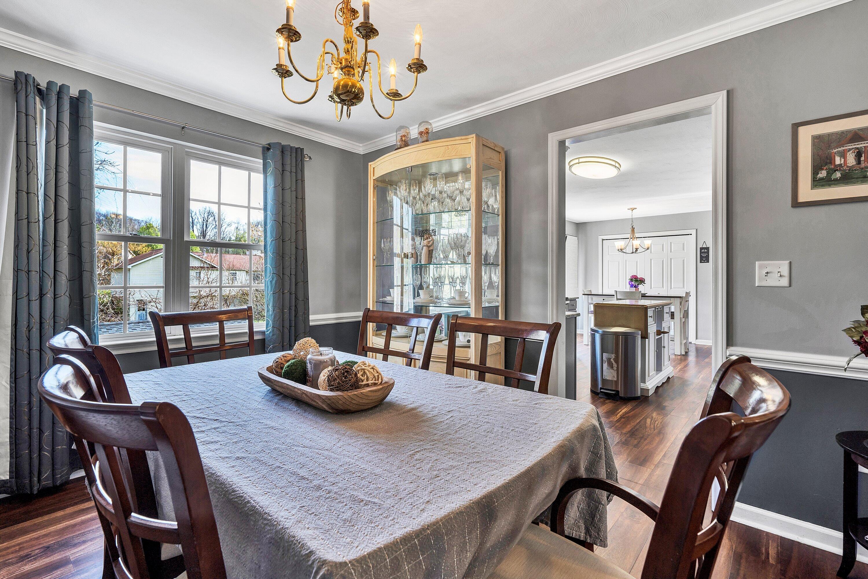 3129 Valley Stream DR