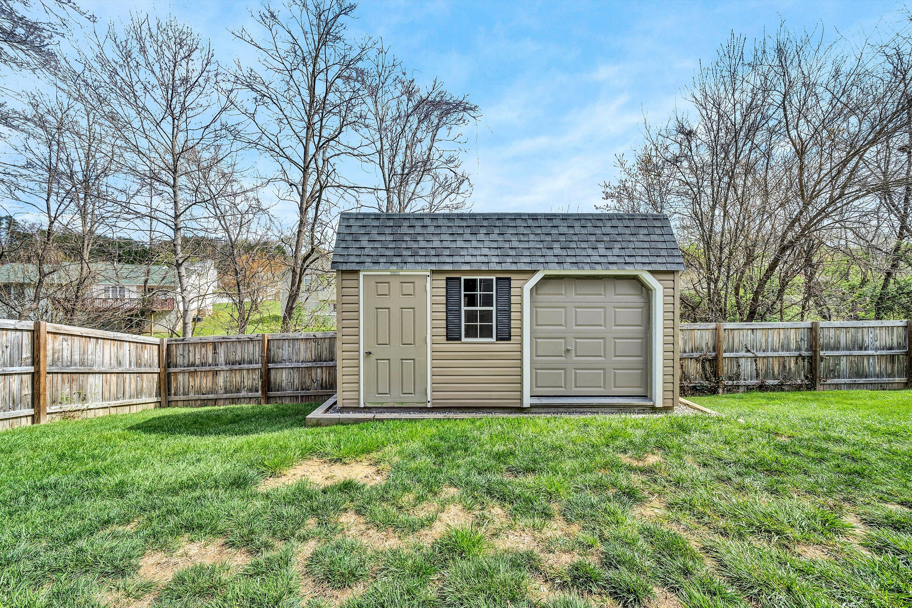 3129 Valley Stream DR