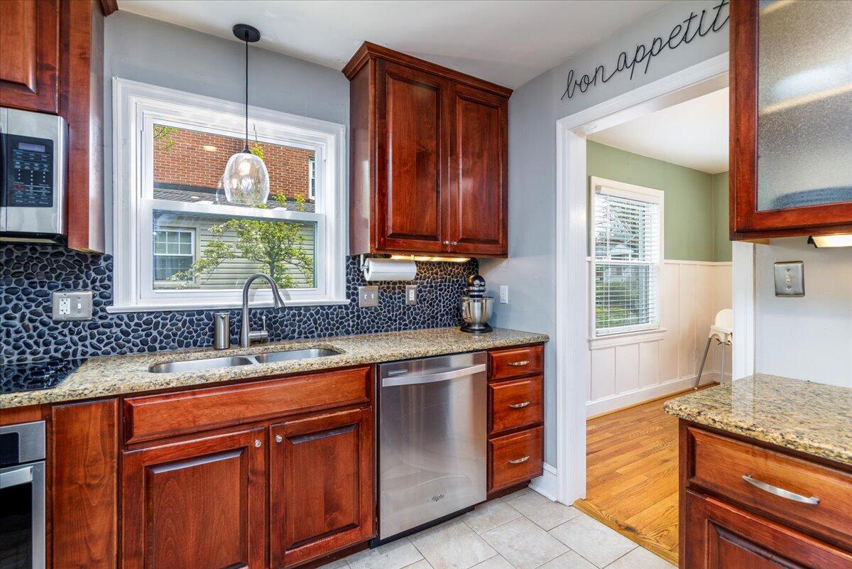 2627 Northview DR SW