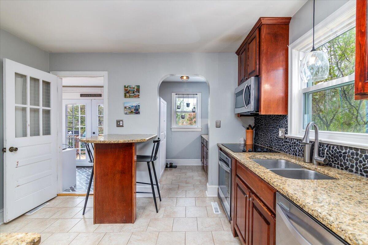 2627 Northview DR SW