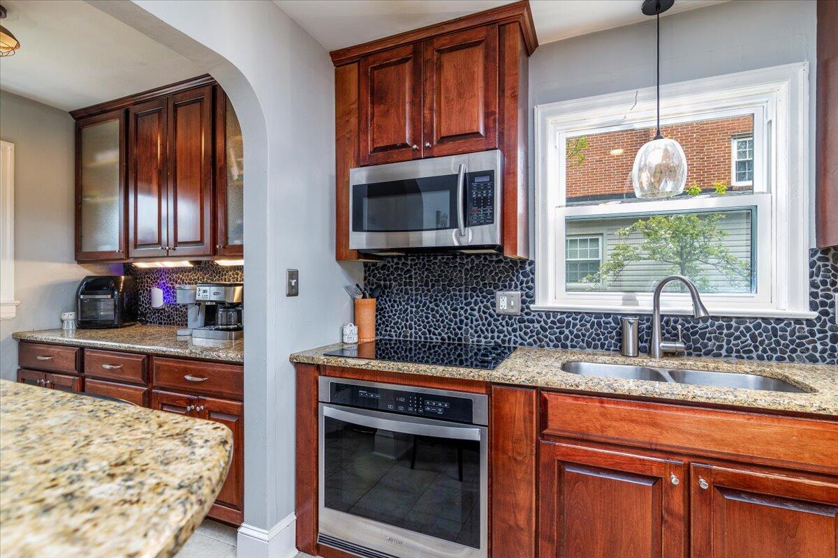 2627 Northview DR SW