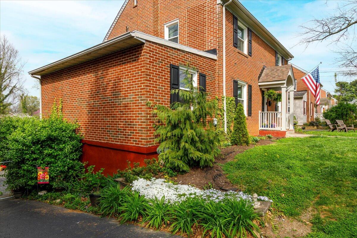 2627 Northview DR SW