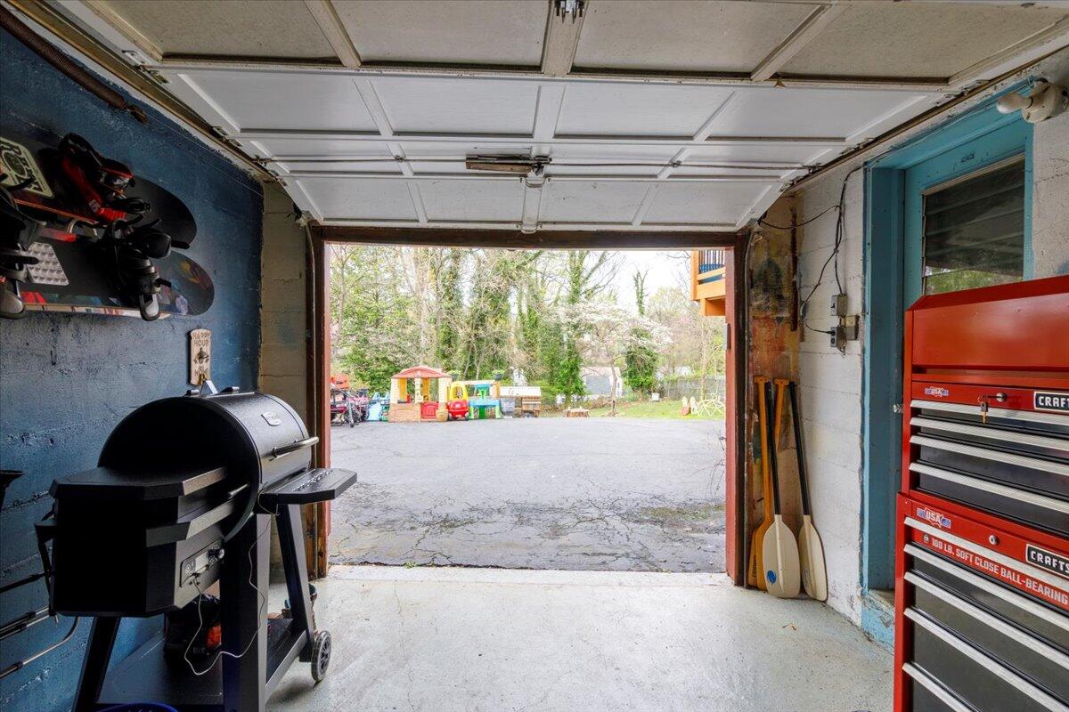 2627 Northview DR SW