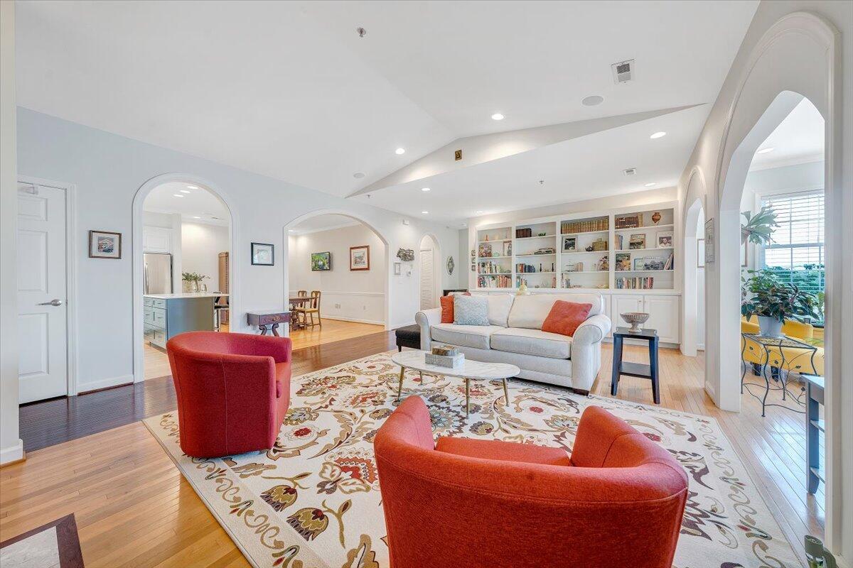 2208 S Jefferson ST Unit: 313