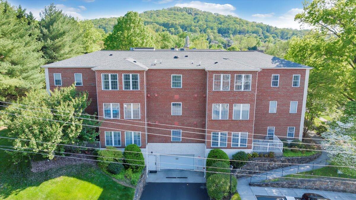 2208 S Jefferson ST Unit: 313