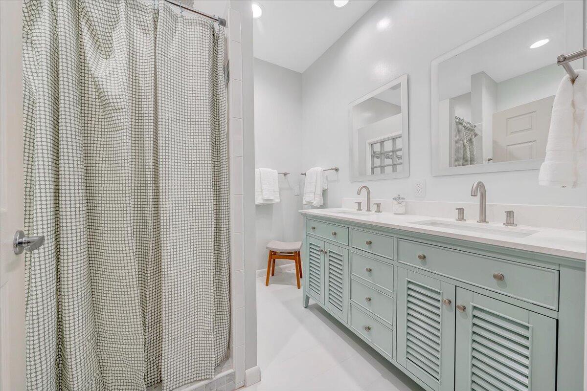 2208 S Jefferson ST Unit: 313