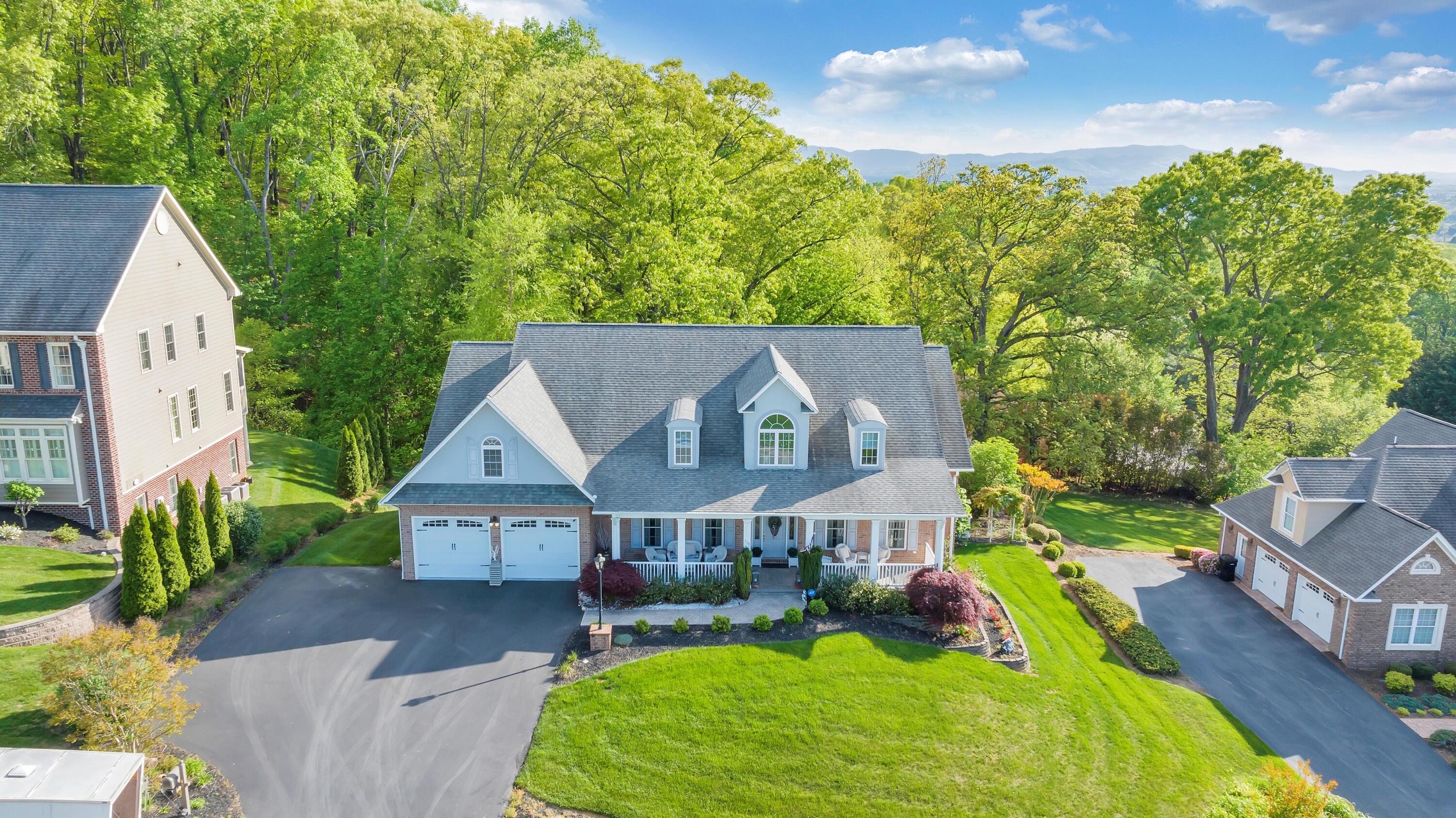 470 Stoneledge DR