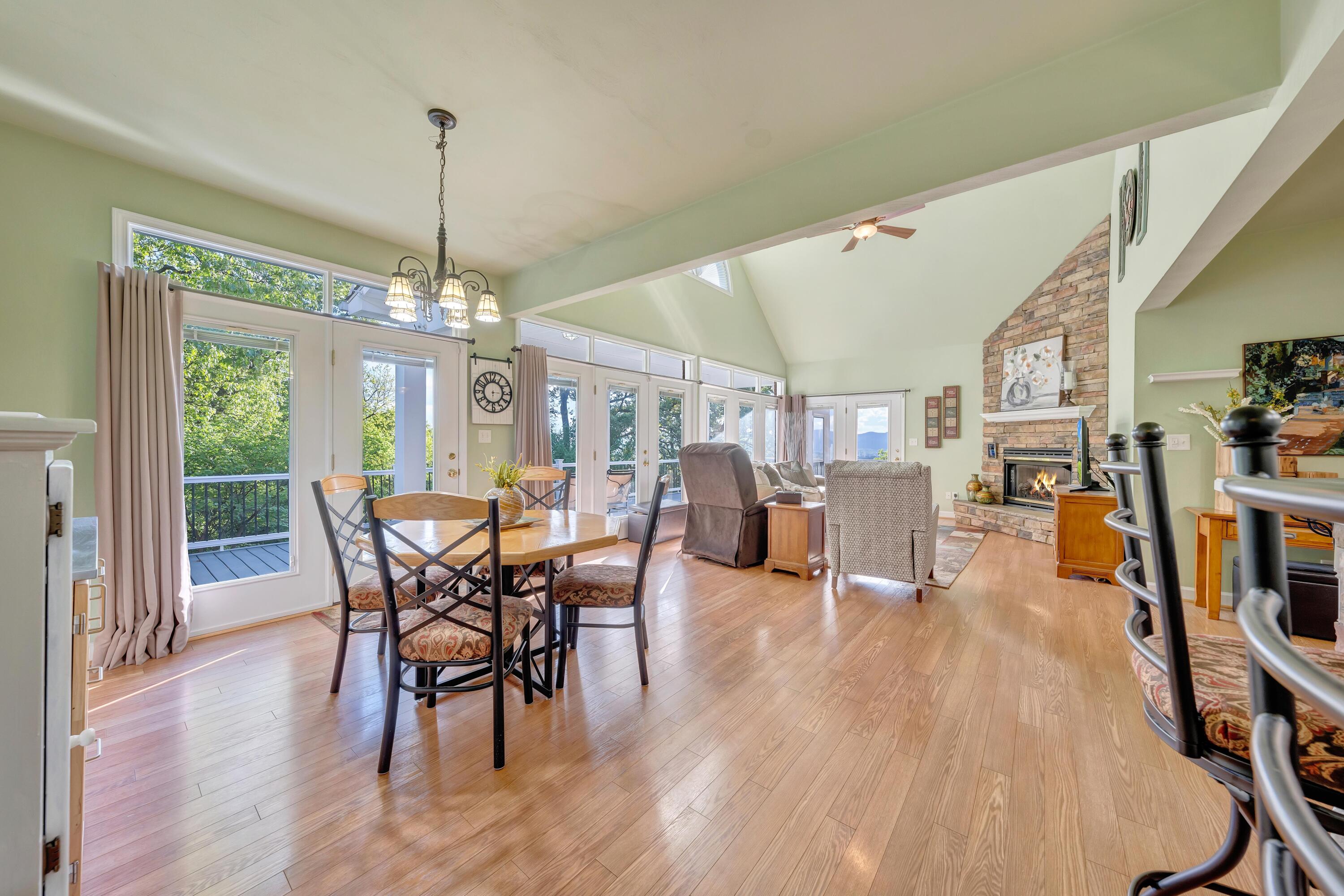 470 Stoneledge DR