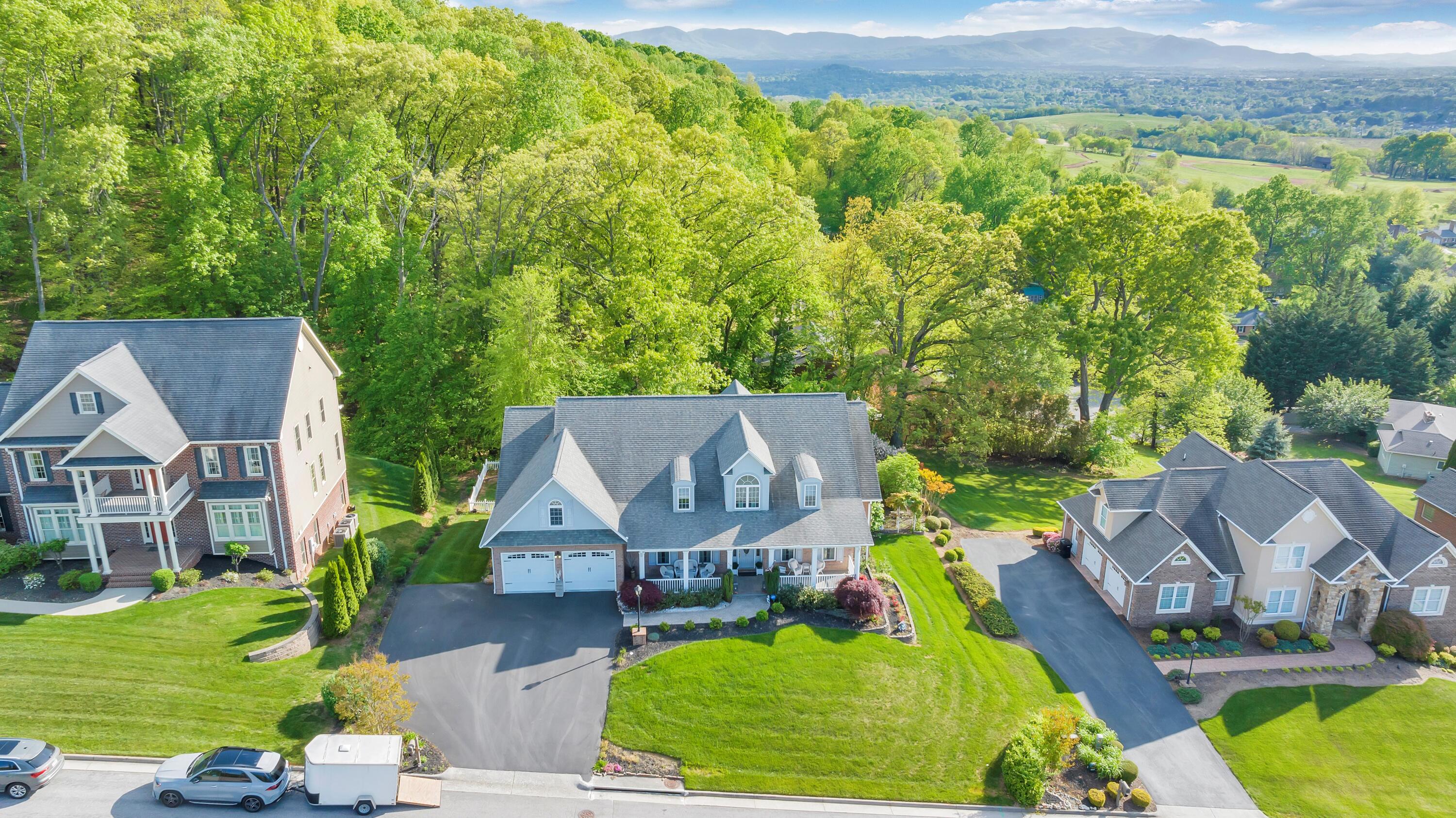 470 Stoneledge DR