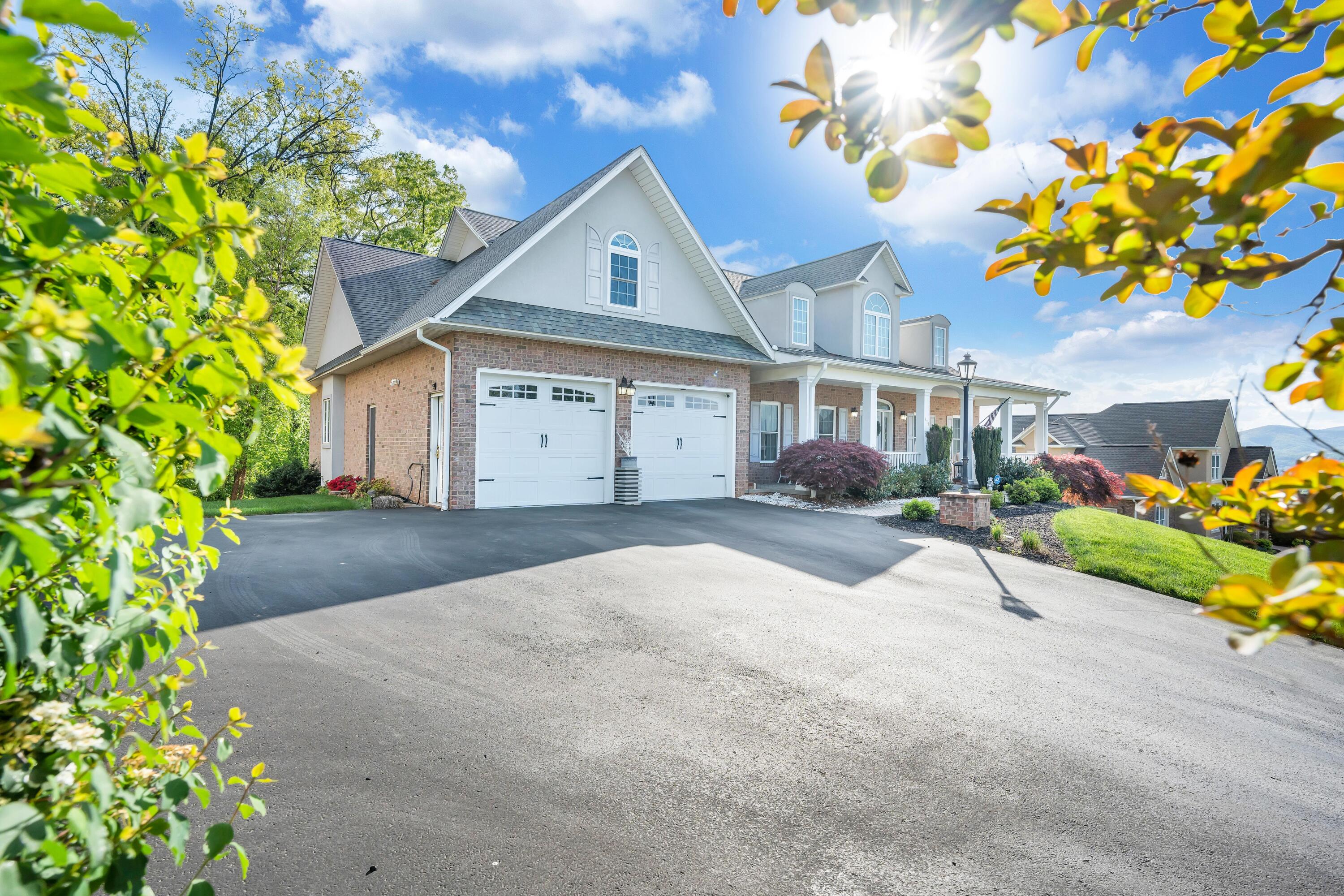 470 Stoneledge DR