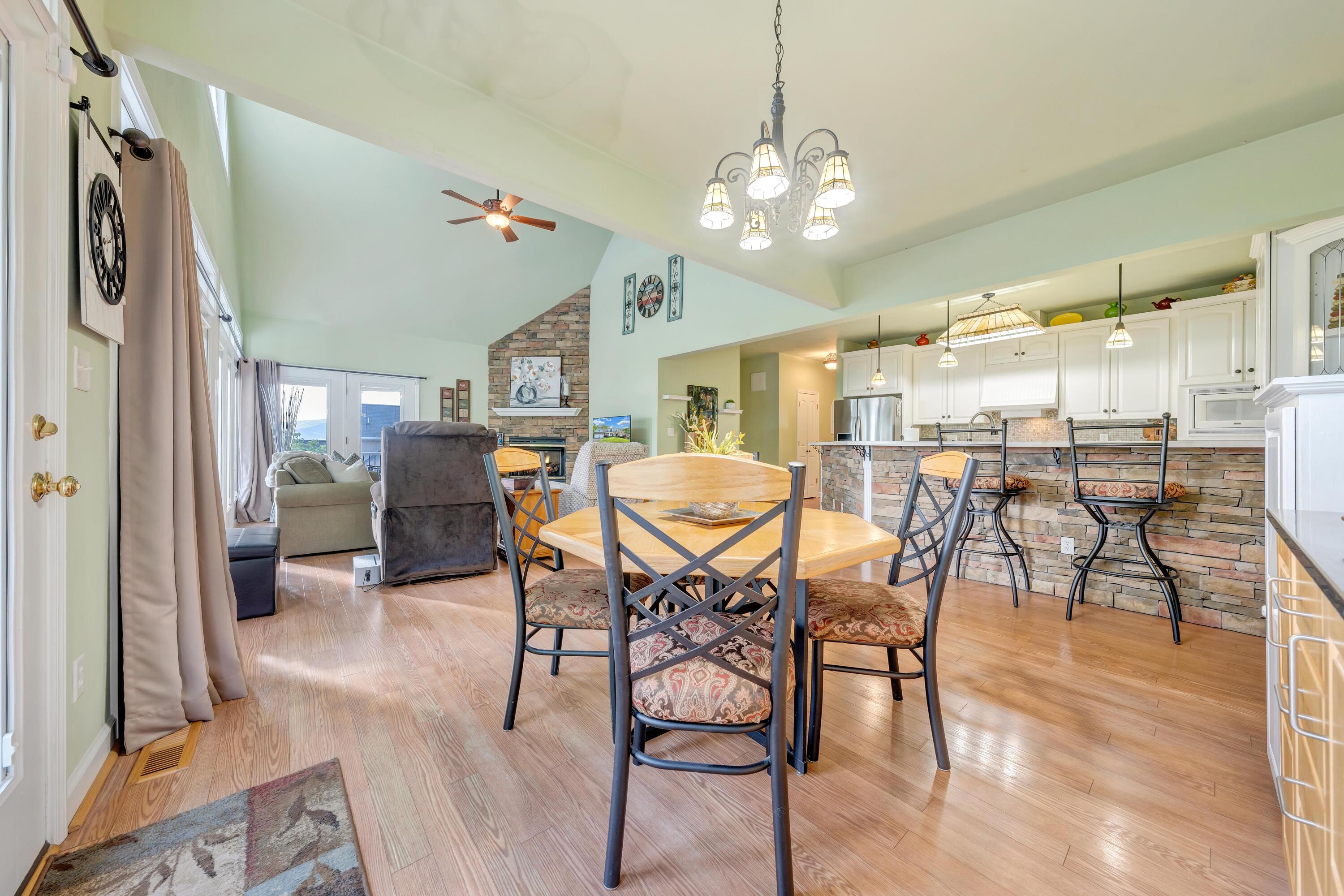 470 Stoneledge DR