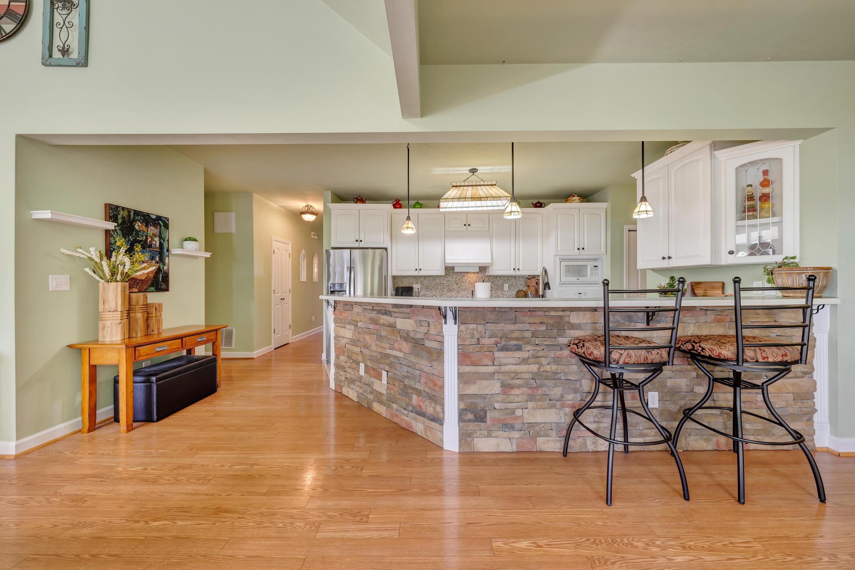 470 Stoneledge DR