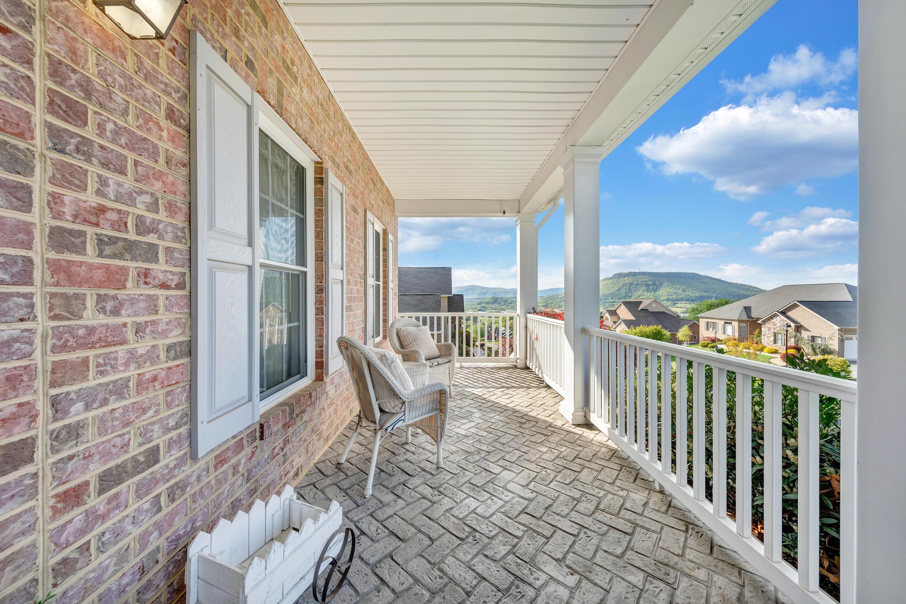 470 Stoneledge DR