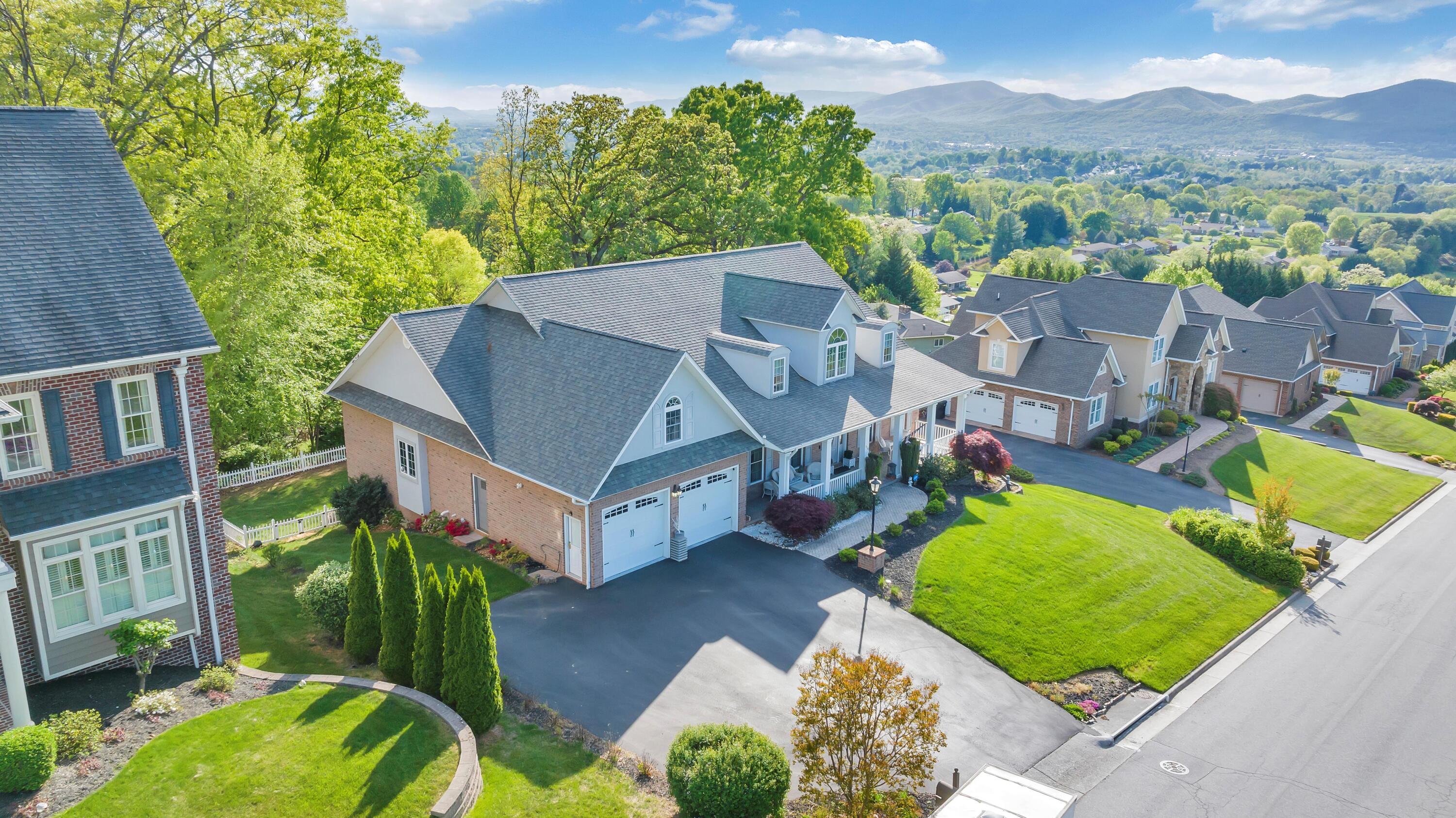 470 Stoneledge DR