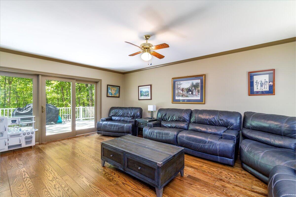 1486 Hollybrook RD