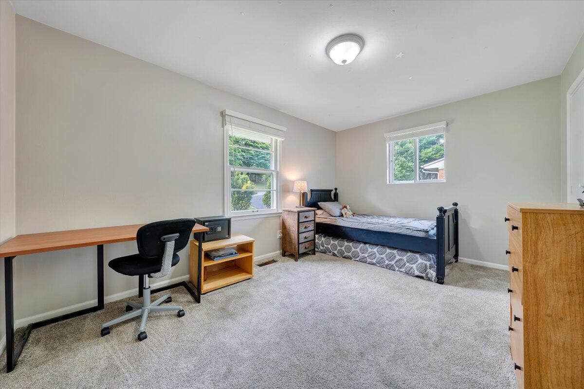 3113 Clearview DR