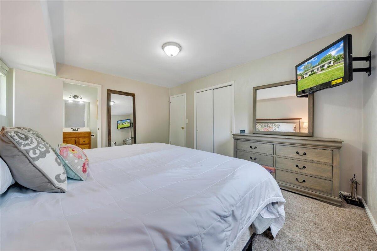 3113 Clearview DR