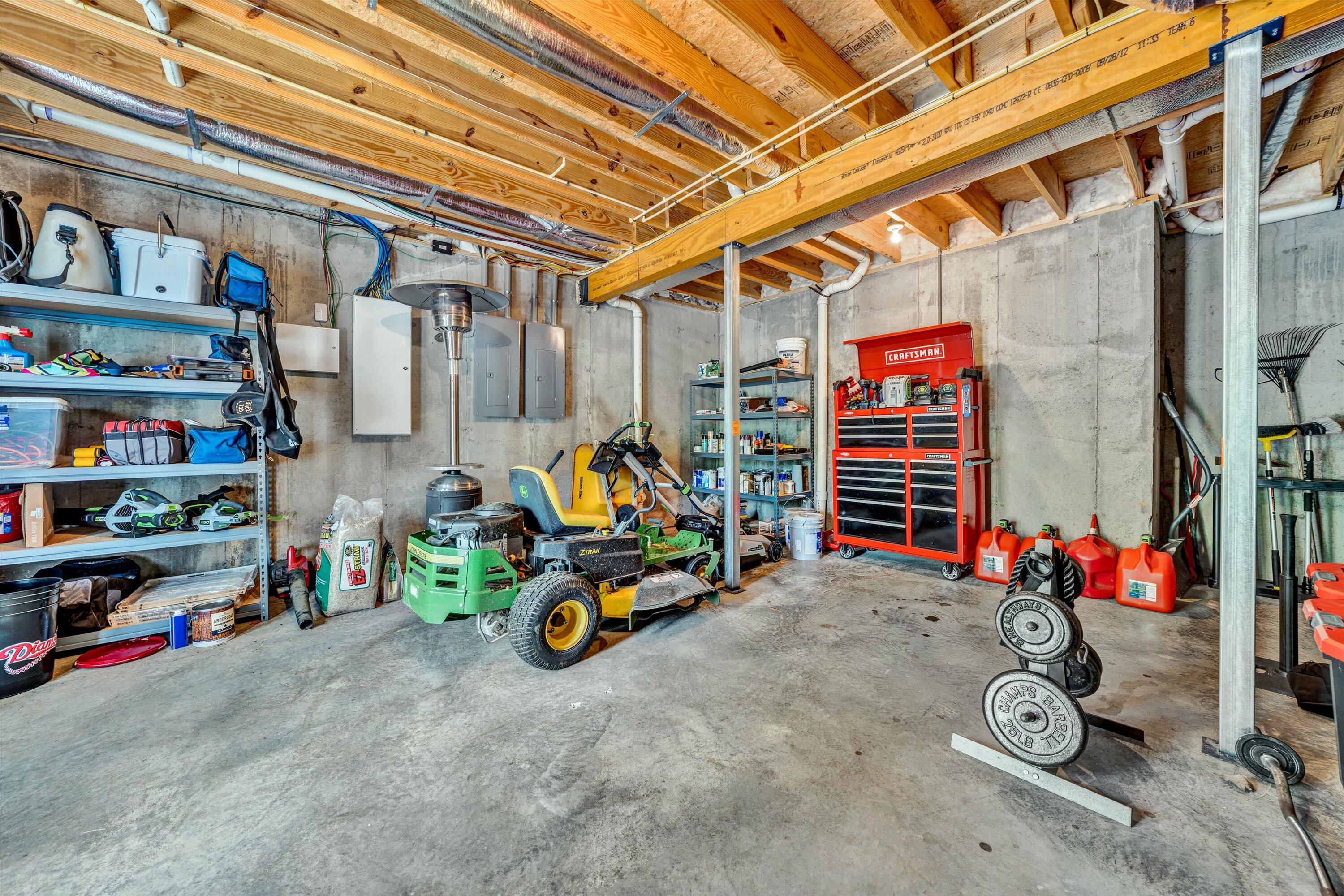 6900 Fairway Ridge RD