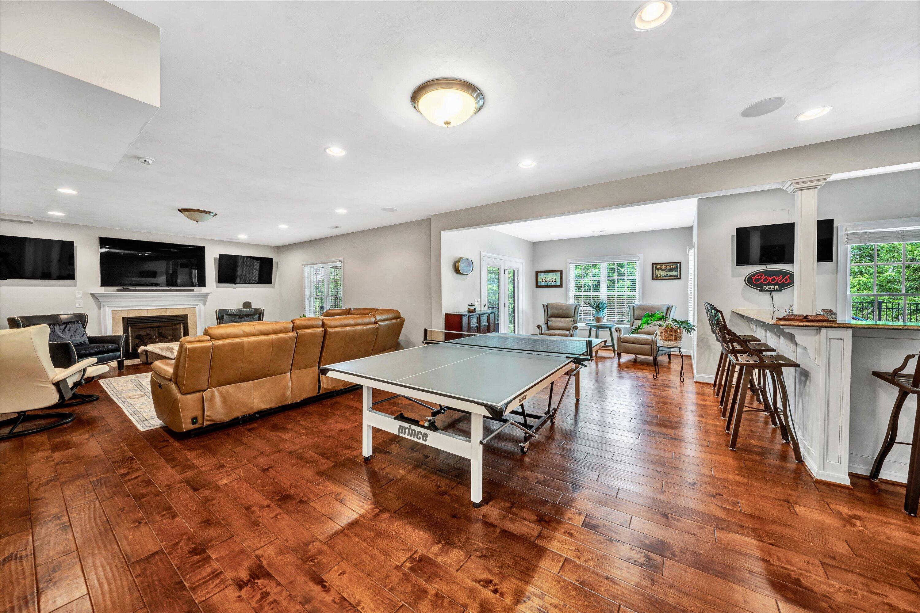 6900 Fairway Ridge RD