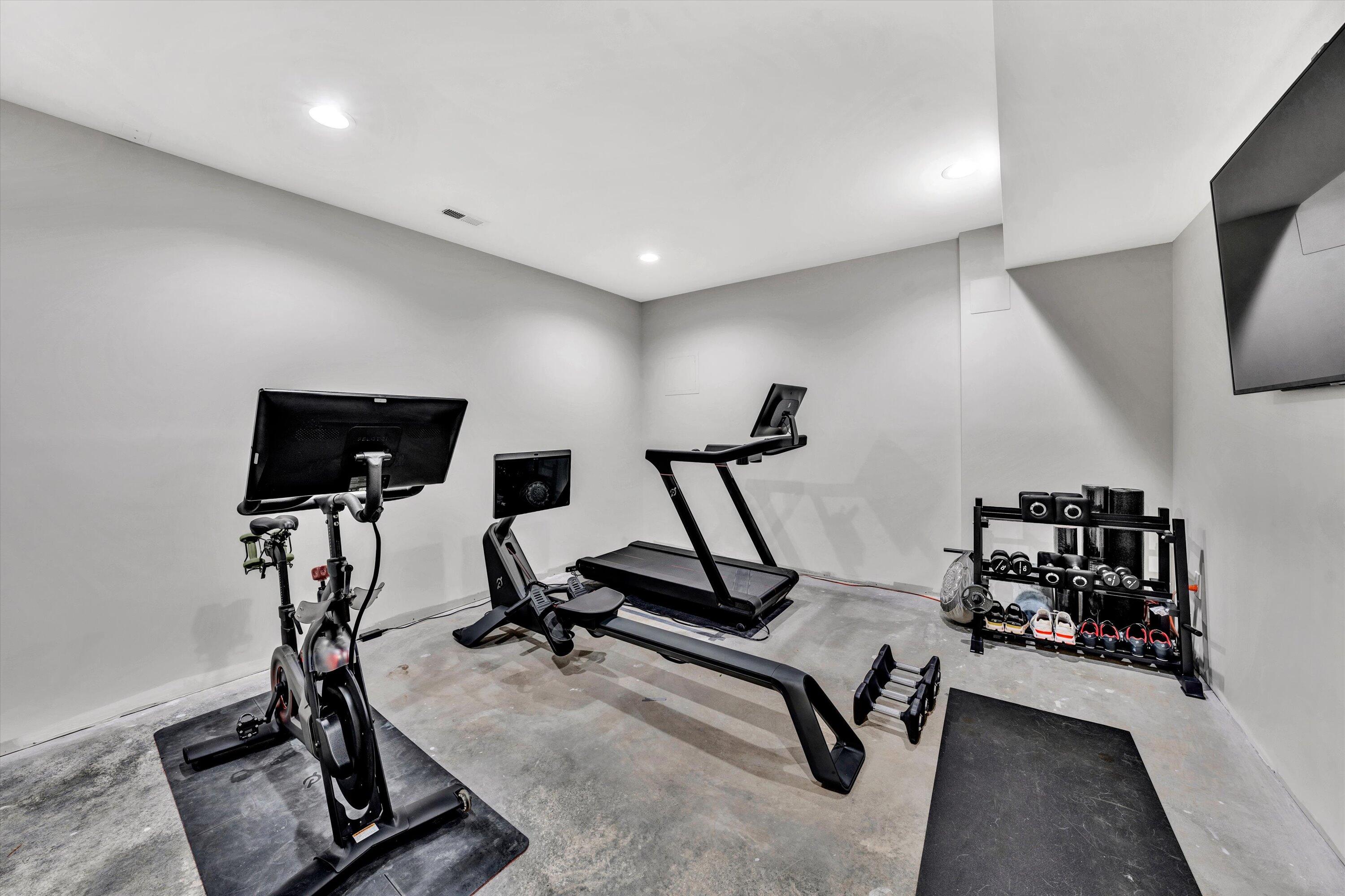 6900 Fairway Ridge RD