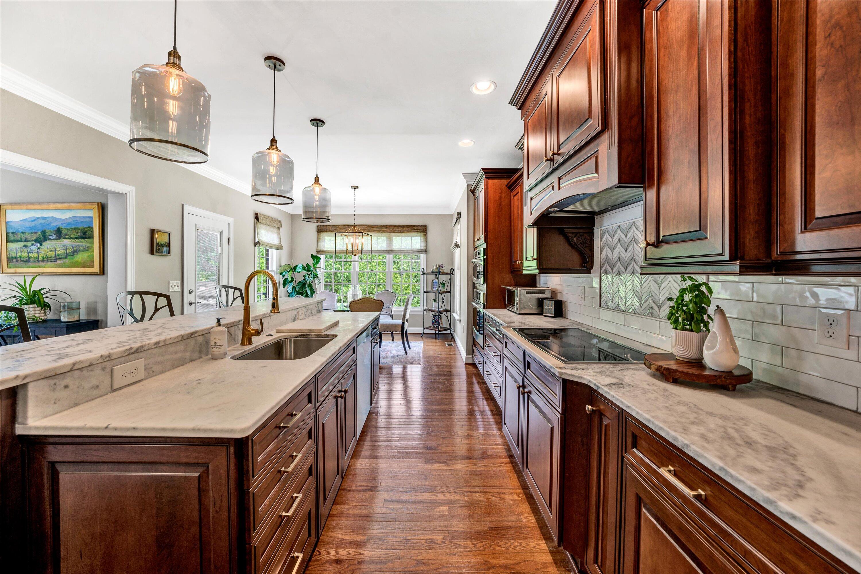 6900 Fairway Ridge RD