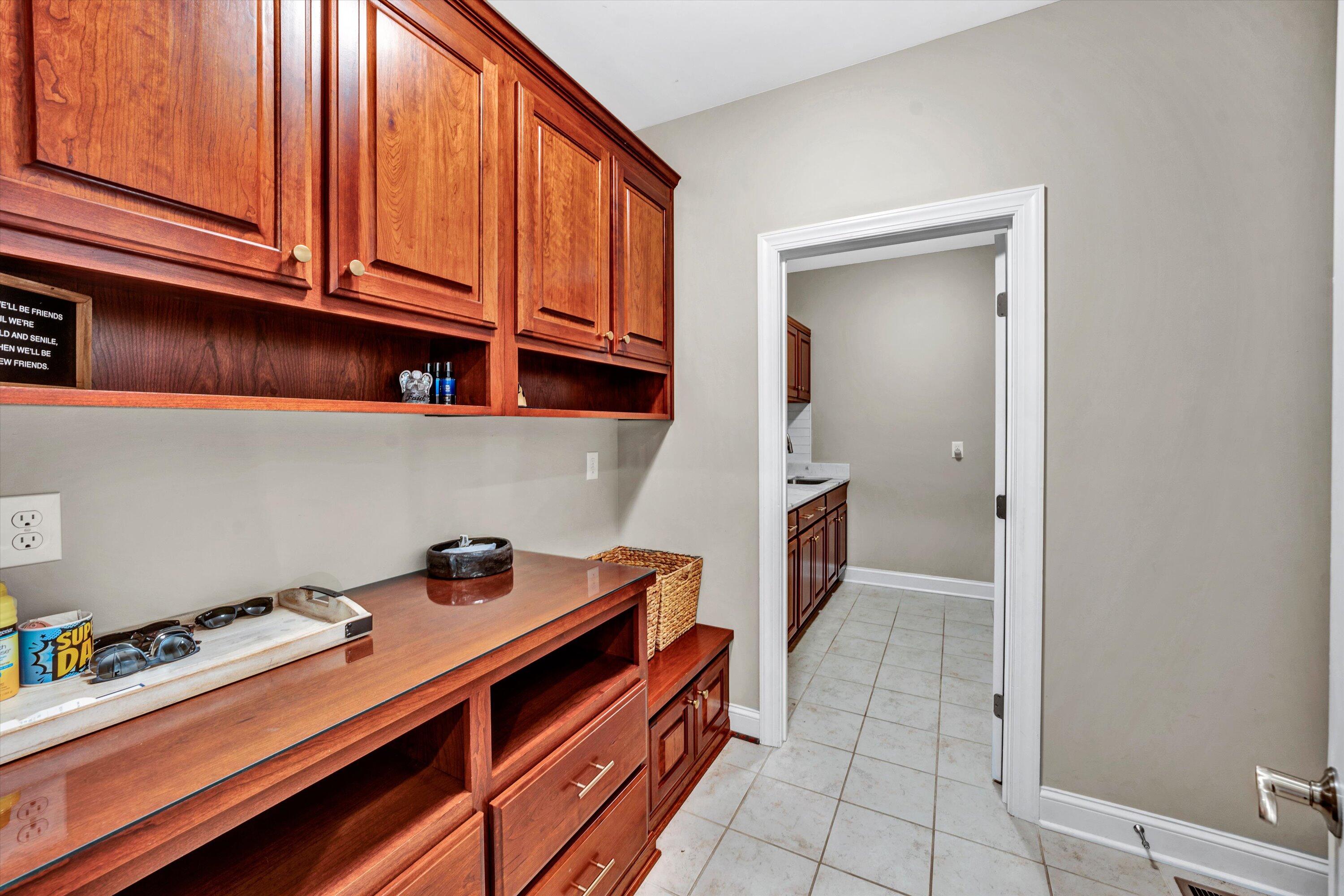 6900 Fairway Ridge RD