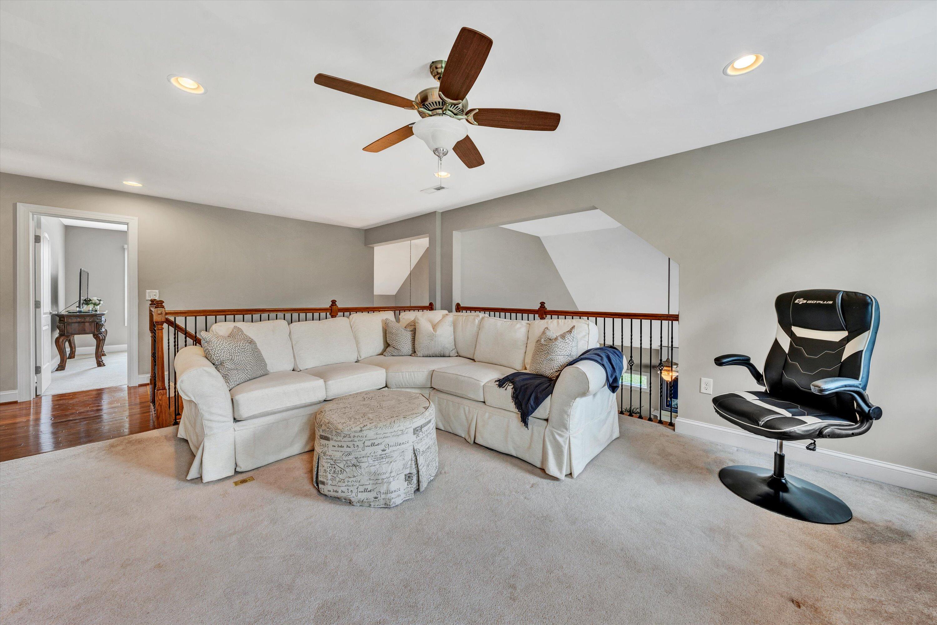 6900 Fairway Ridge RD