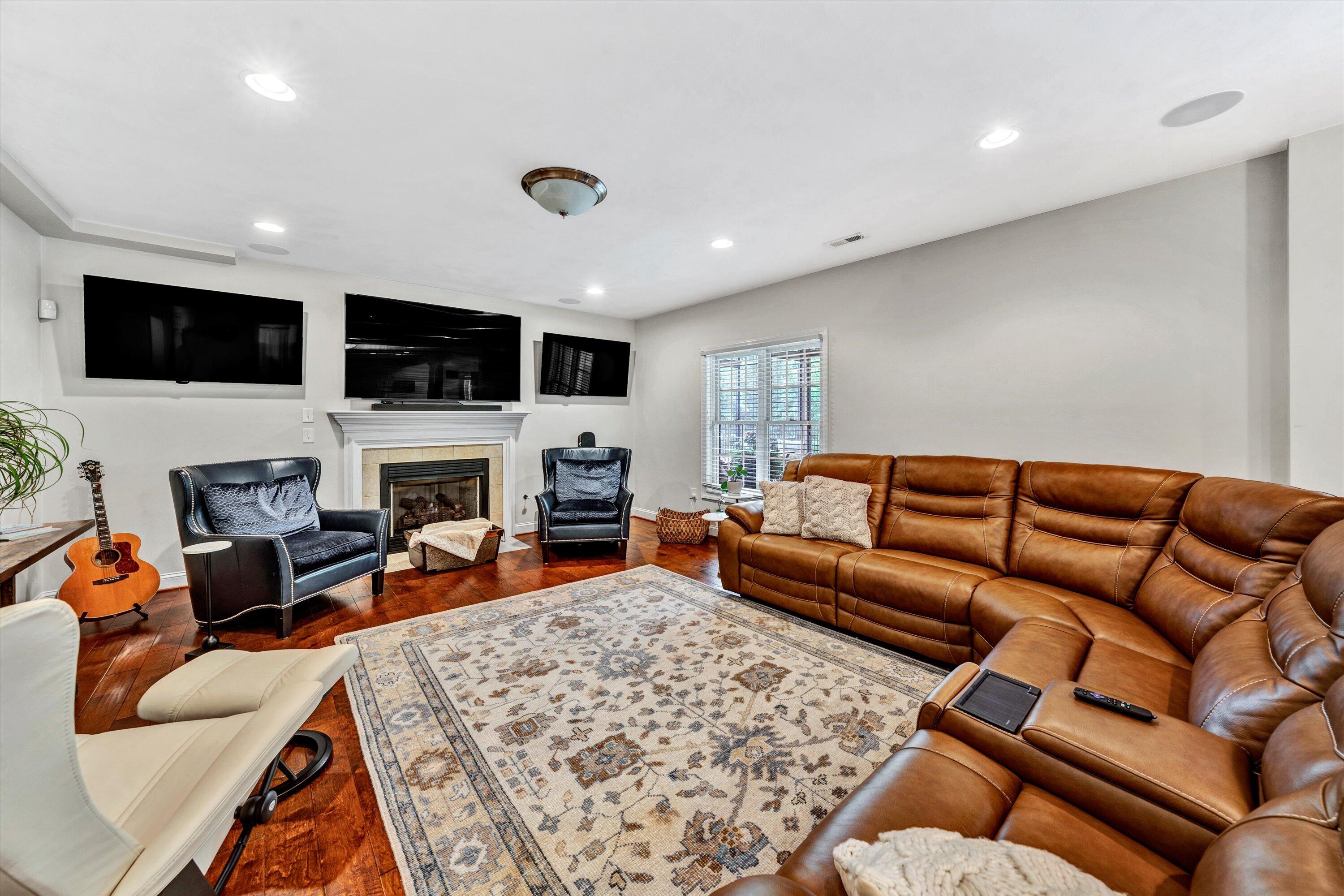 6900 Fairway Ridge RD