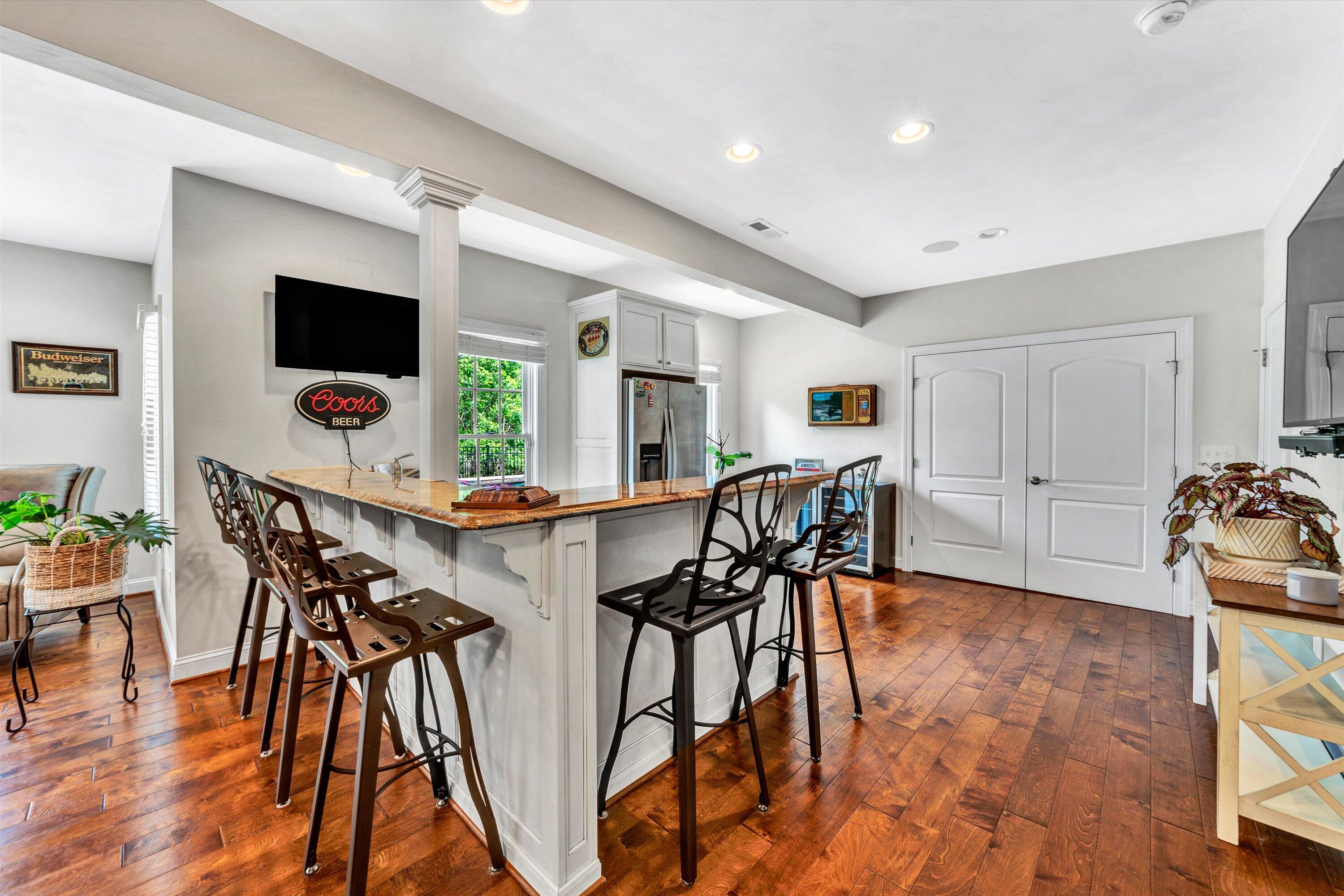 6900 Fairway Ridge RD