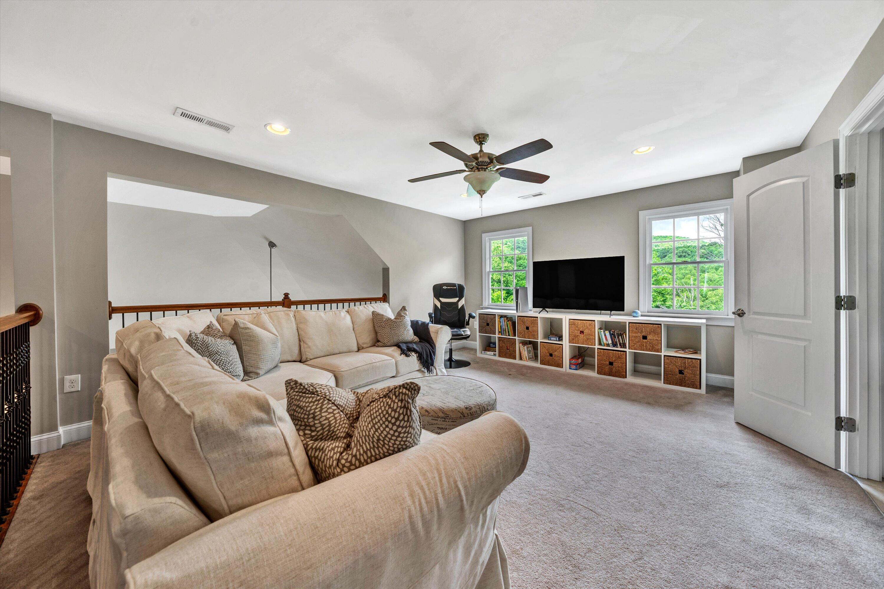 6900 Fairway Ridge RD