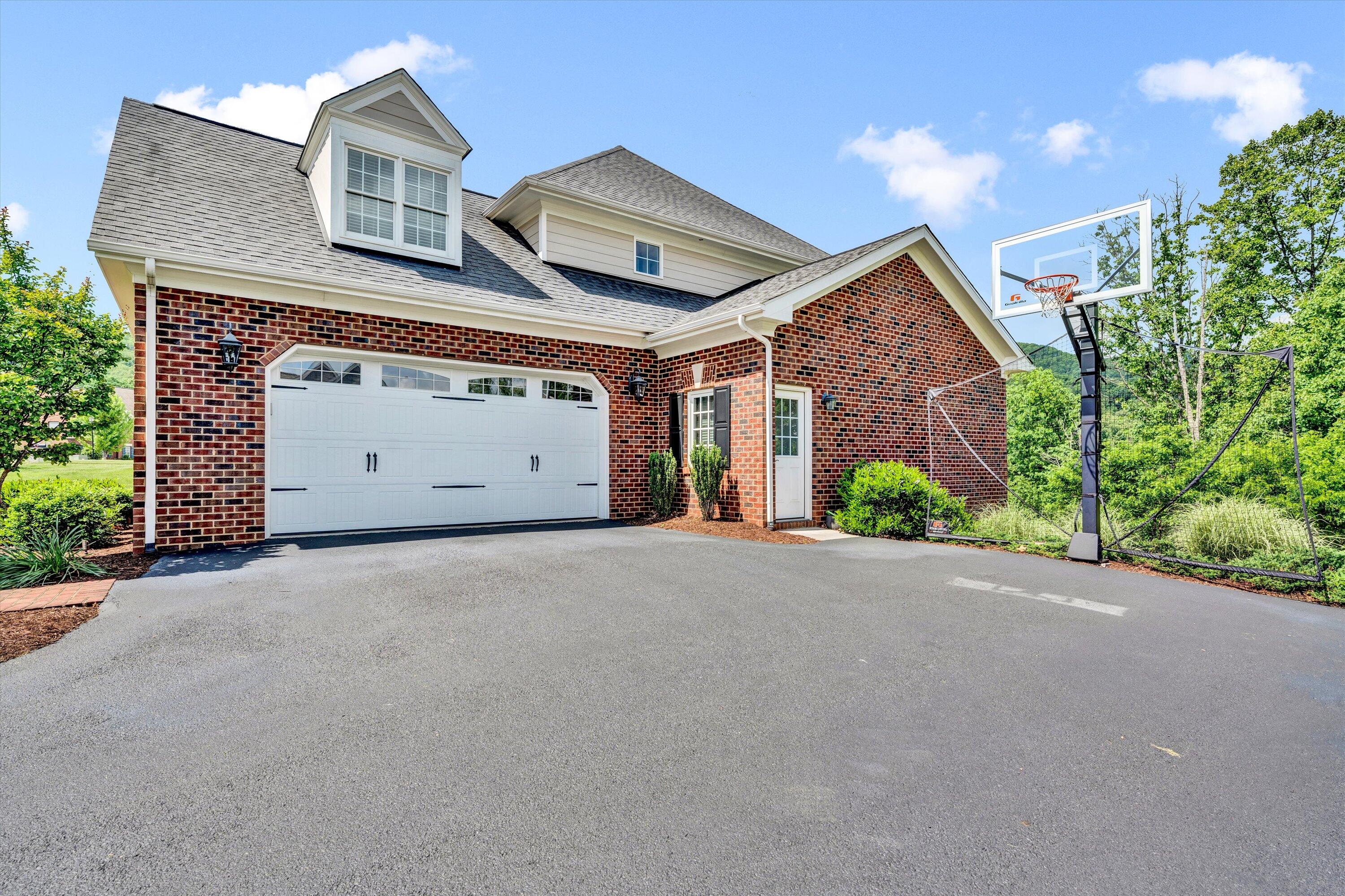 6900 Fairway Ridge RD