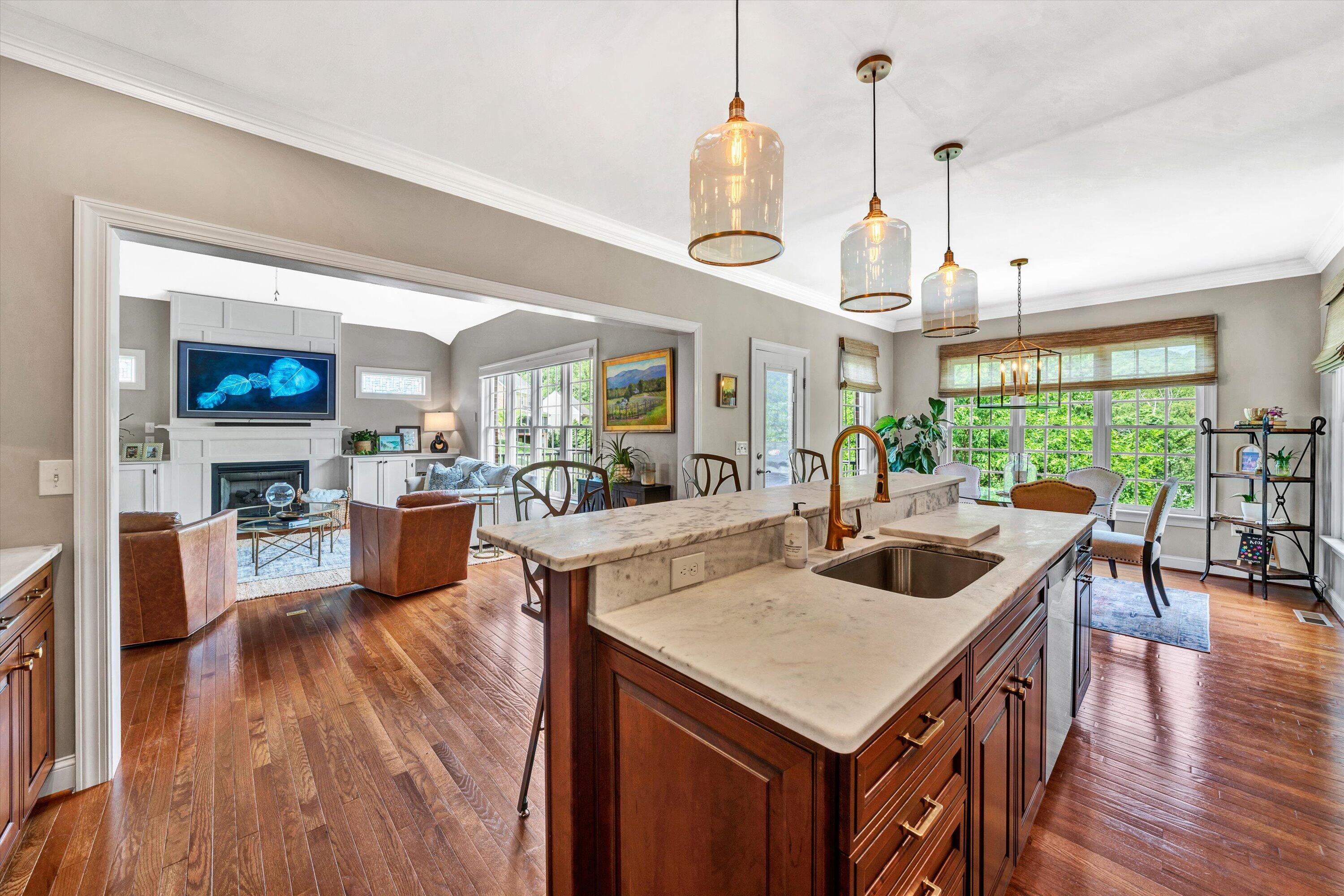 6900 Fairway Ridge RD