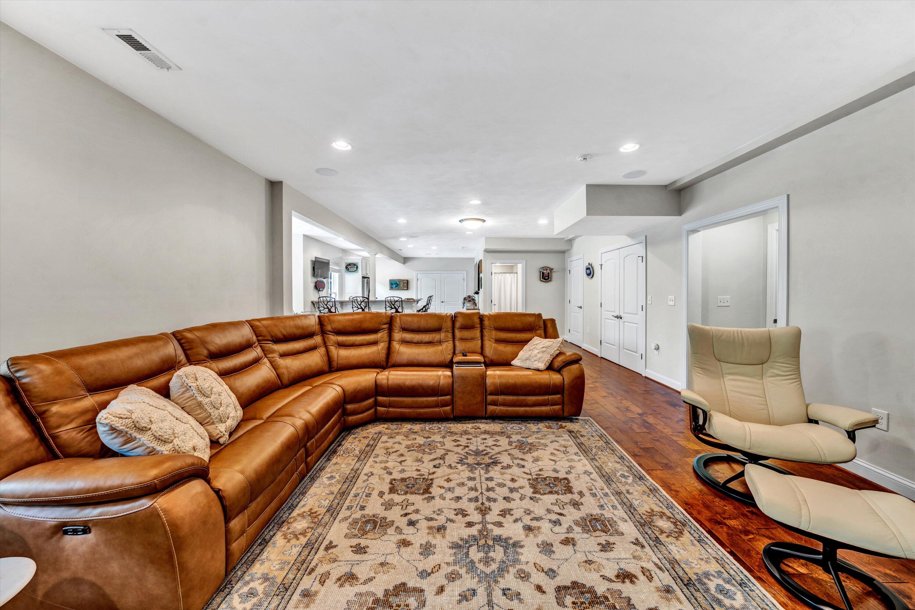 6900 Fairway Ridge RD