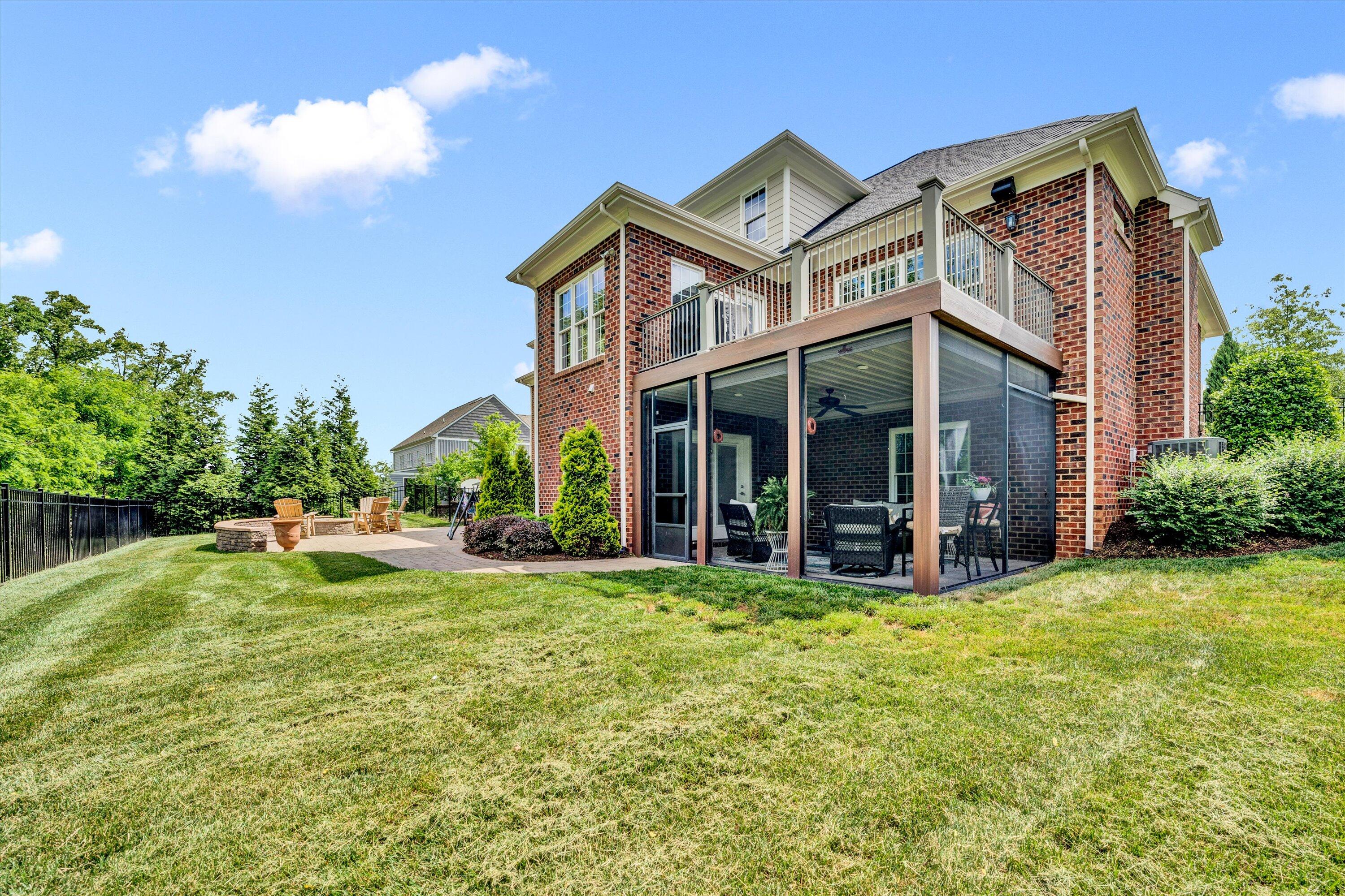 6900 Fairway Ridge RD