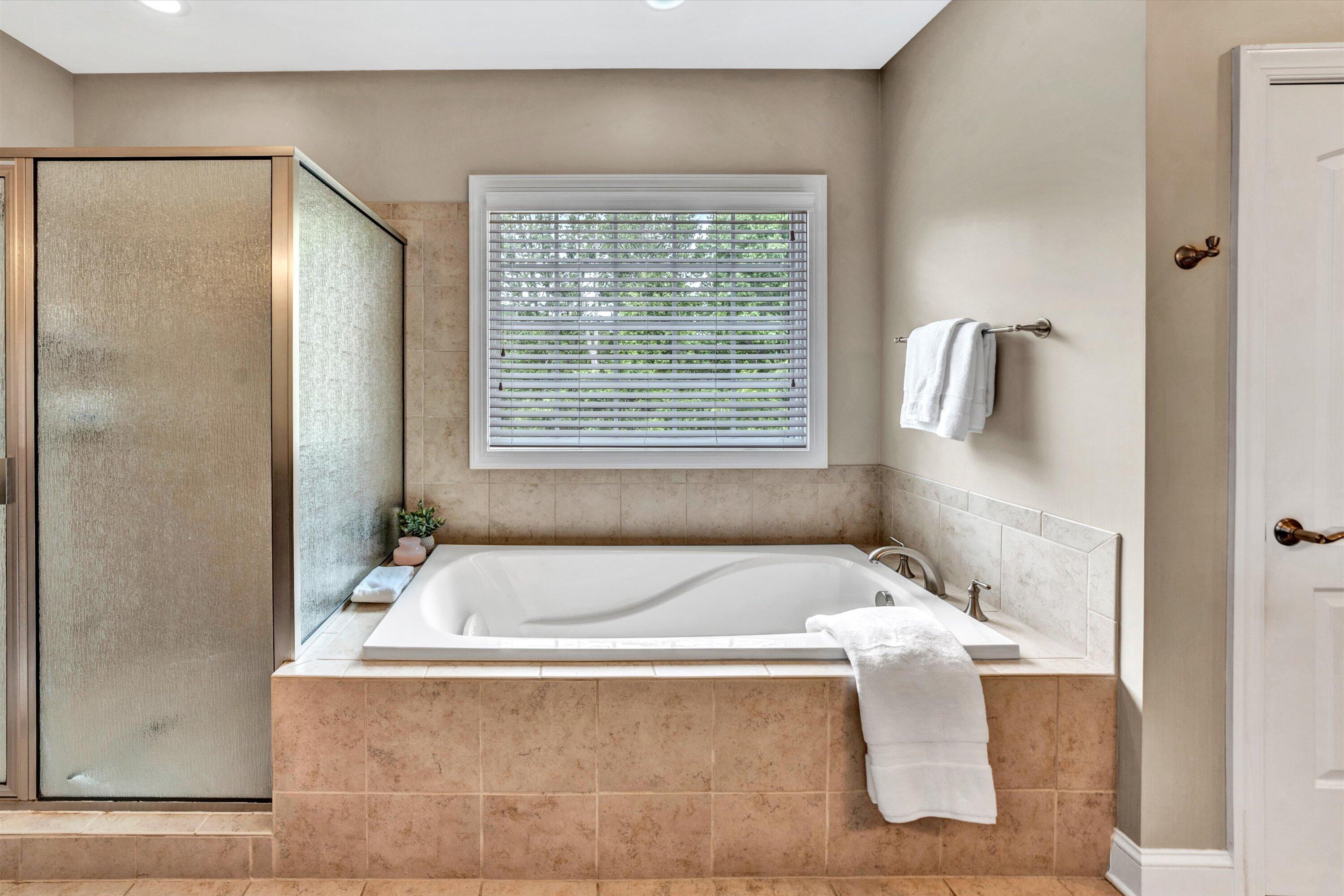 6900 Fairway Ridge RD